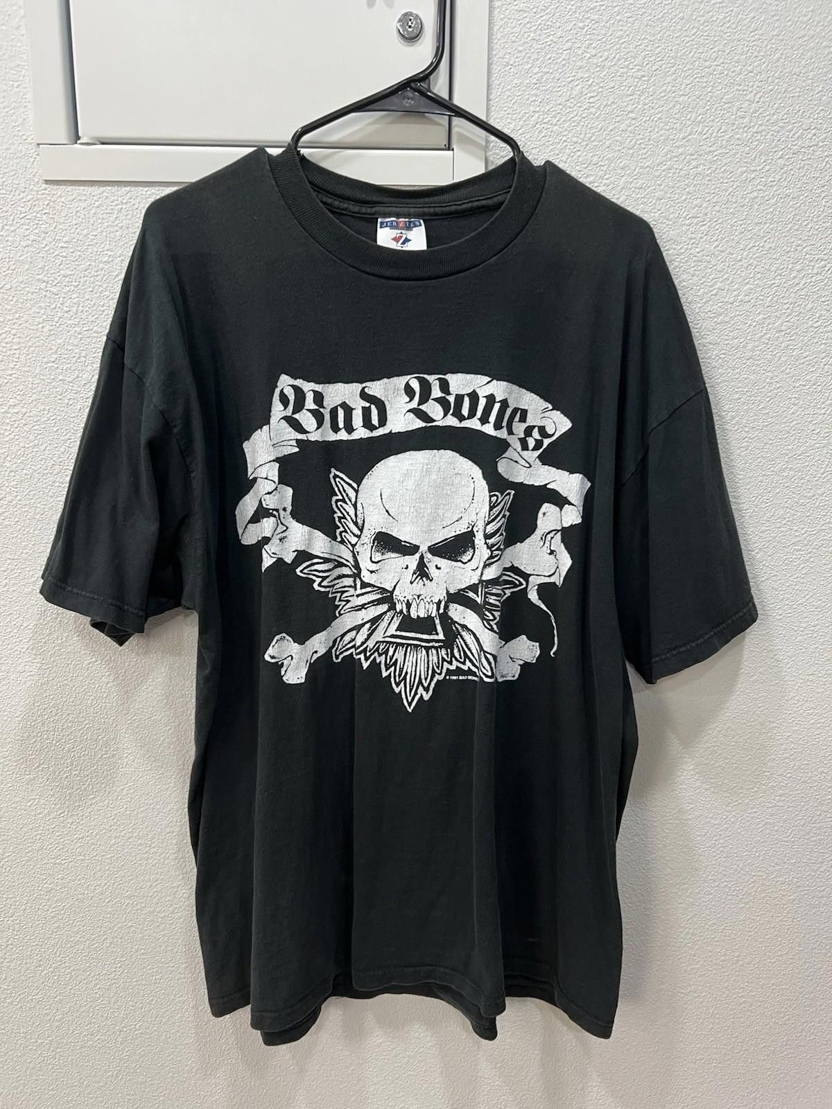 Jerzees 90s Bad Bones Band Tee Size US XL / EU 56 / 4 - 1 Thumbnail