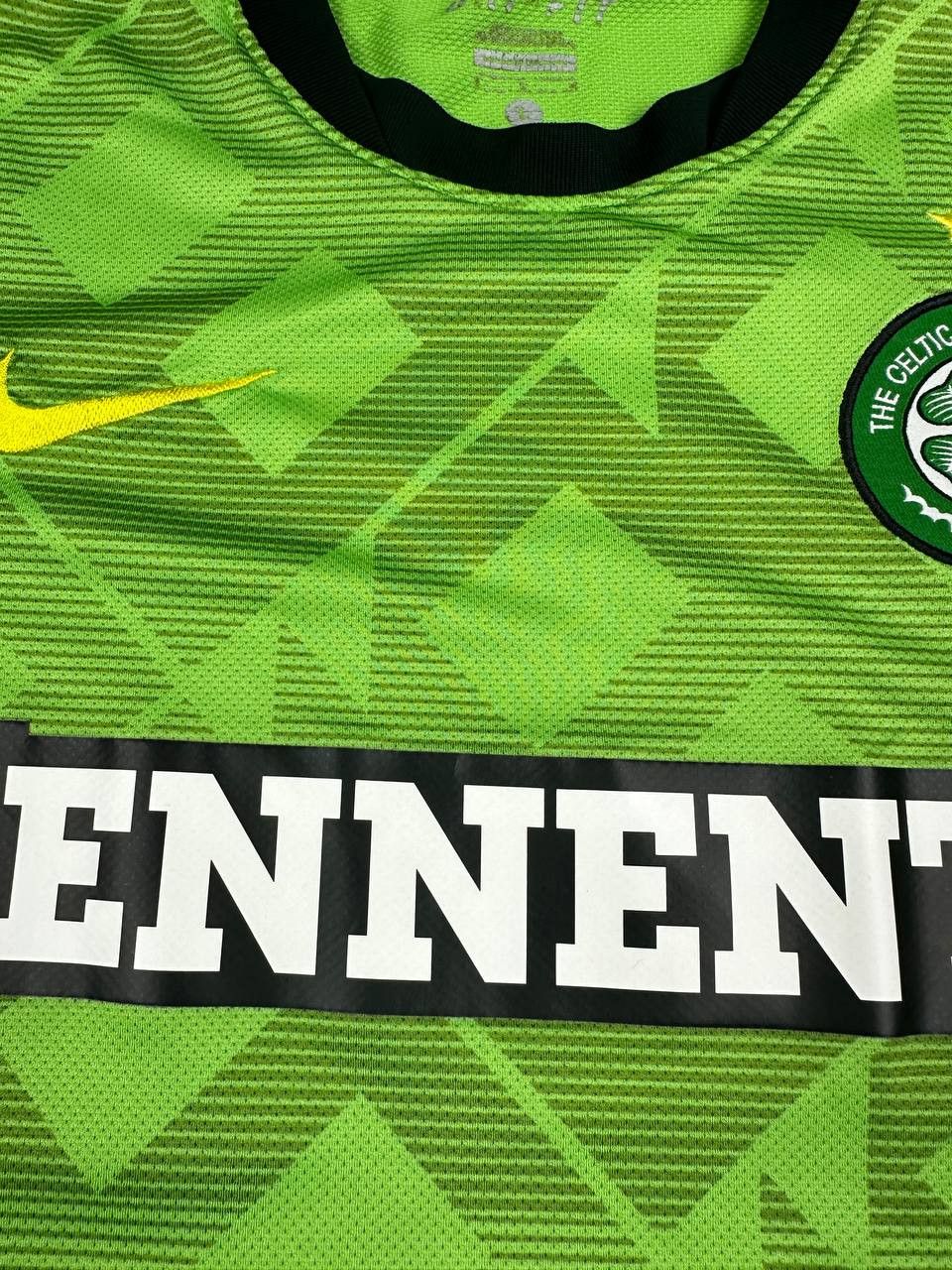 Nike 2010/11 Nike Celtic FC Away Soccer Jersey Size US L / EU 52-54 / 3 - 9 Thumbnail