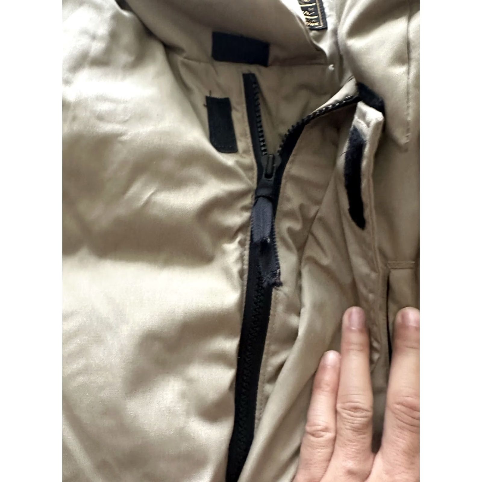 Eddie Bauer VINTAGE Eddie Bauer Puffer Vest Mens Large Khaki Goose Down Expedition Outfitter Size US L / EU 52-54 / 3 - 5 Thumbnail