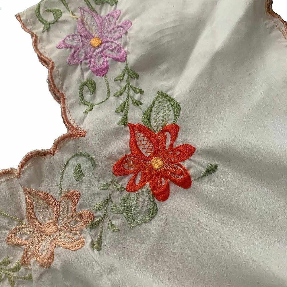 Designer Pre Owned Embroidered White Hand Made Blouse M Size M / US 6-8 / IT 42-44 - 2 Thumbnail