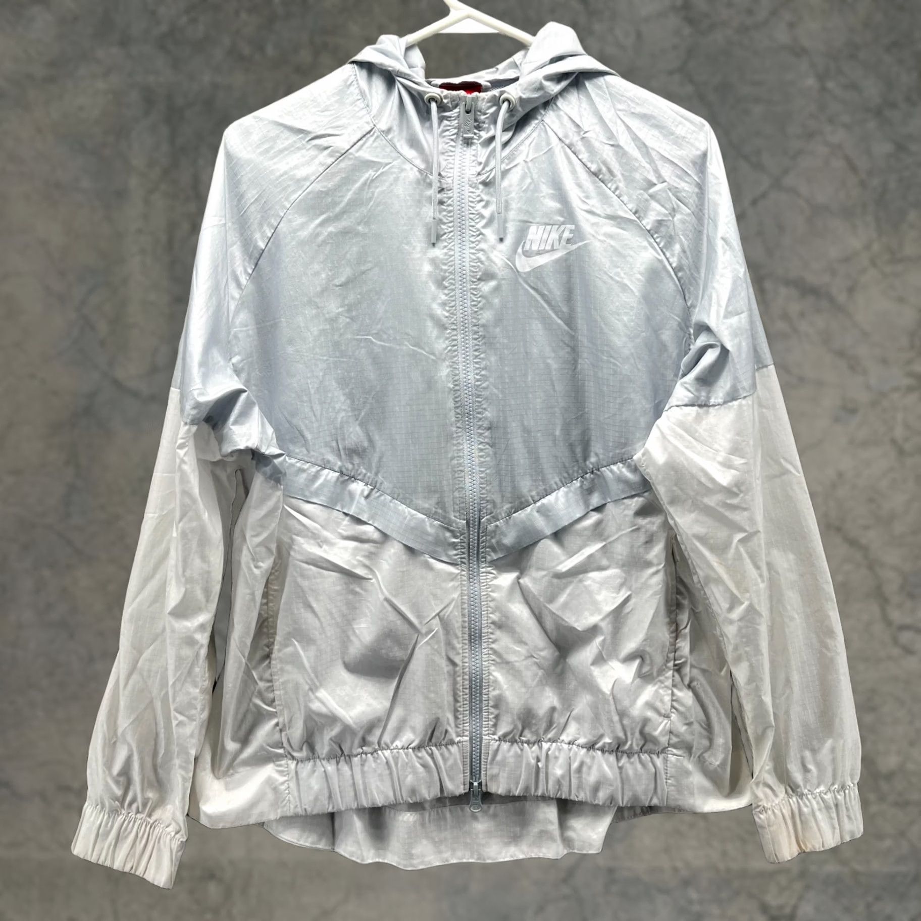 Nike Nike Womens Large Windrunner Track Jacket - Pure Platinum Grey Vented - 804947 - 804947-011 - Brand new size XL, sale Size L / US 10 / IT 46 - 1 Thumbnail