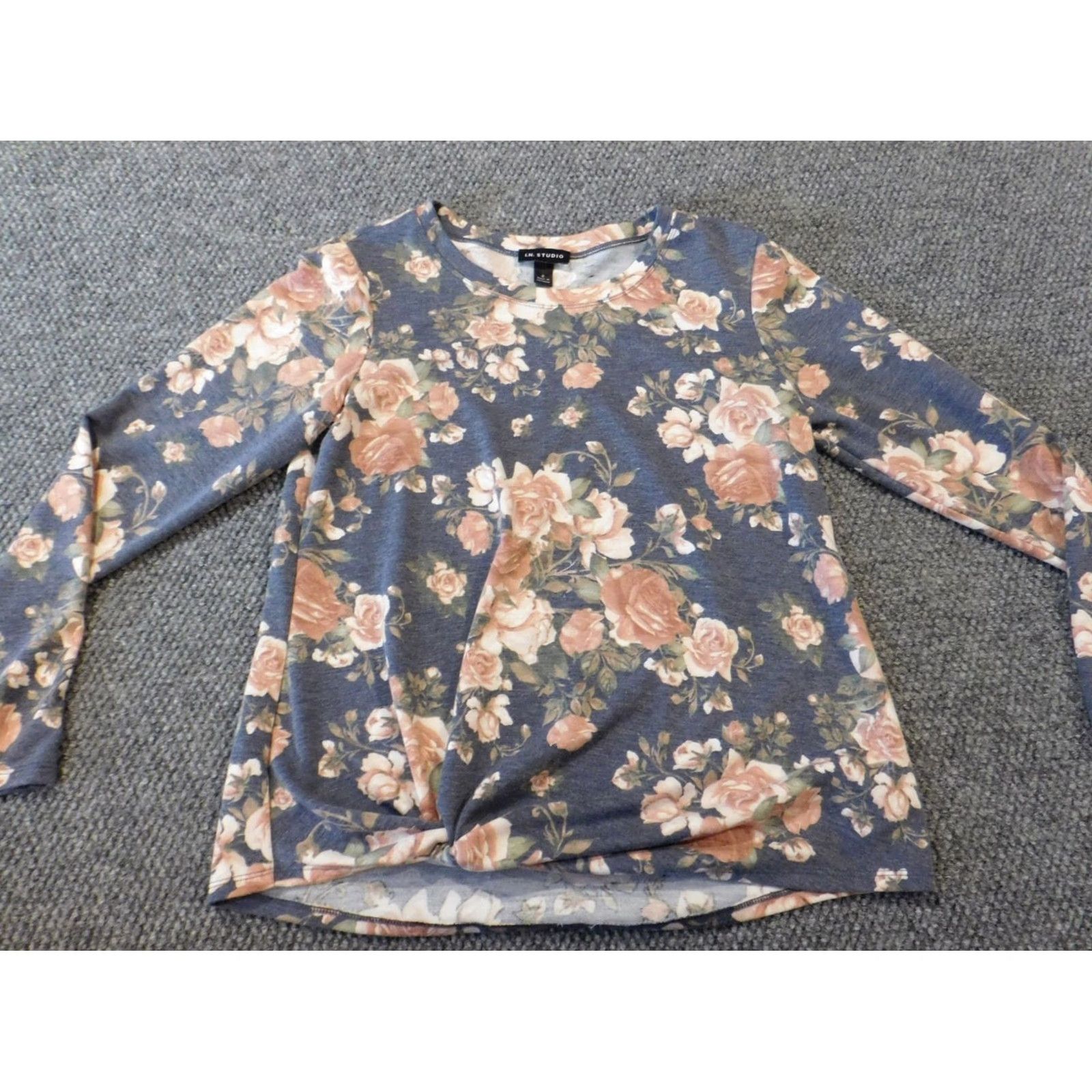 Vintage I.N. Studio Womens blouse Small blue floral pull over stretch long sleeve blouse Size S / US 4 / IT 40 - 2 Thumbnail
