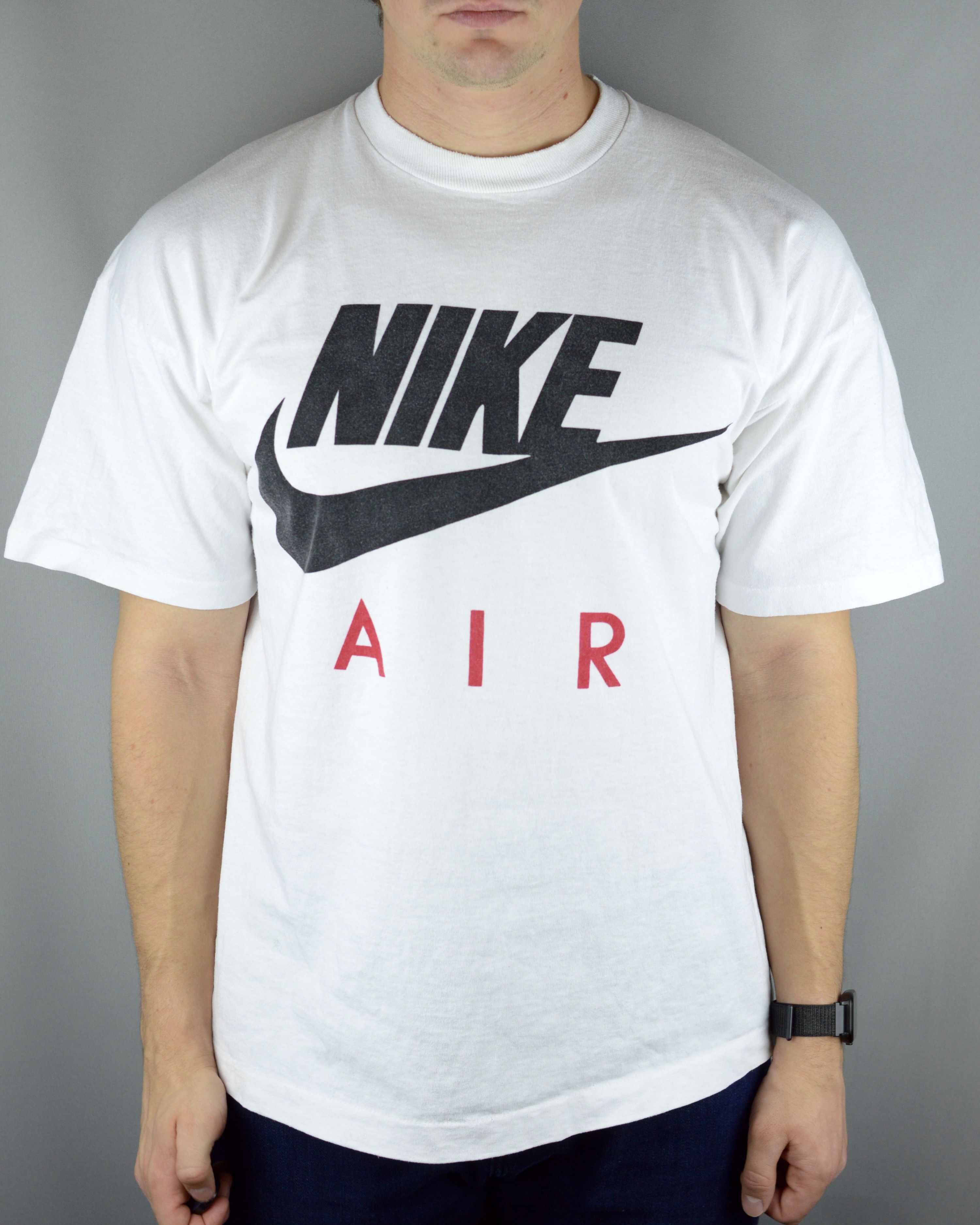 Nike Vintage Nike big logo 90s t shirt Size US L / EU 52-54 / 3 - 1 Thumbnail