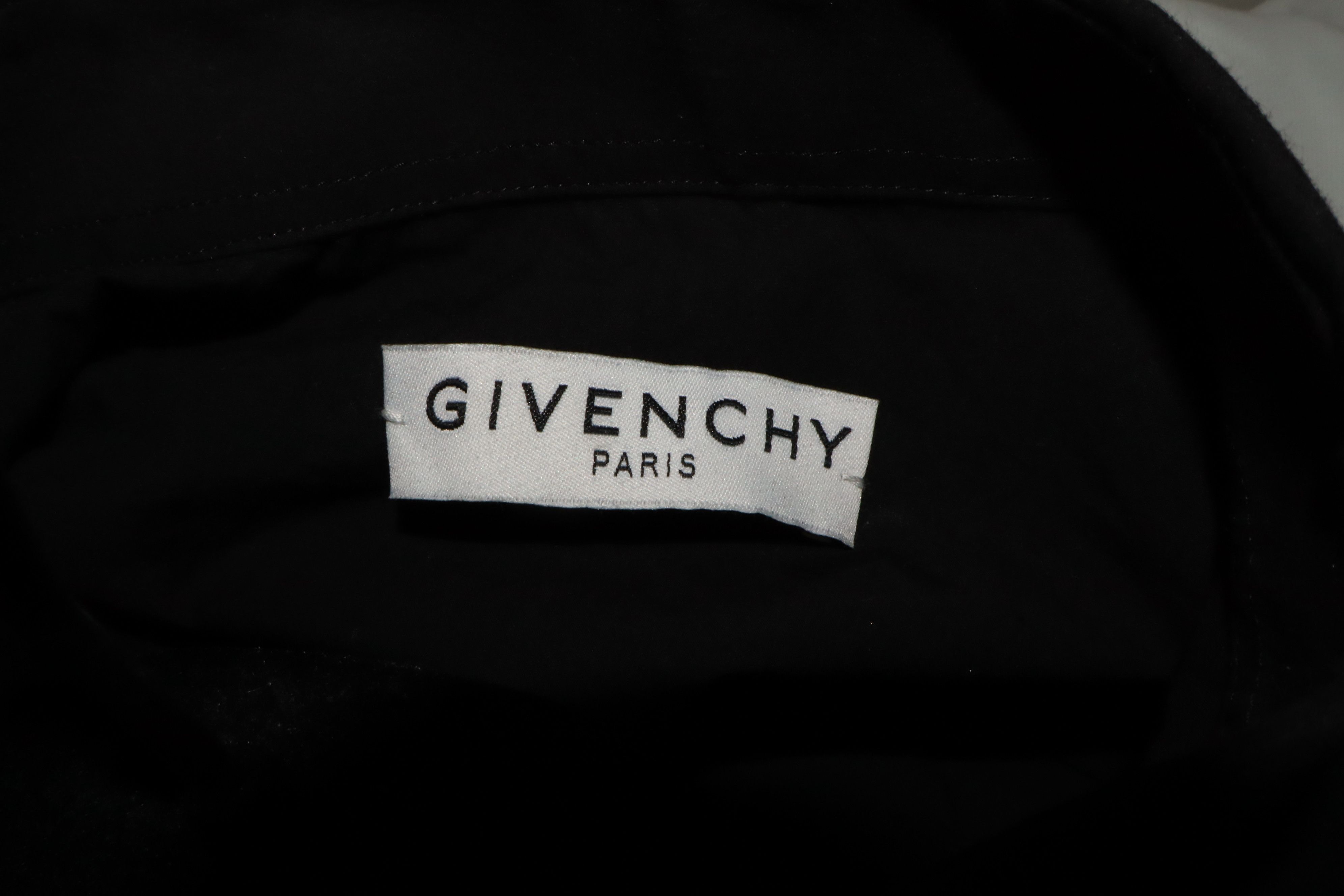 Givenchy Embroidered logoshirt Size US S / EU 44-46 / 1 - 11 Thumbnail