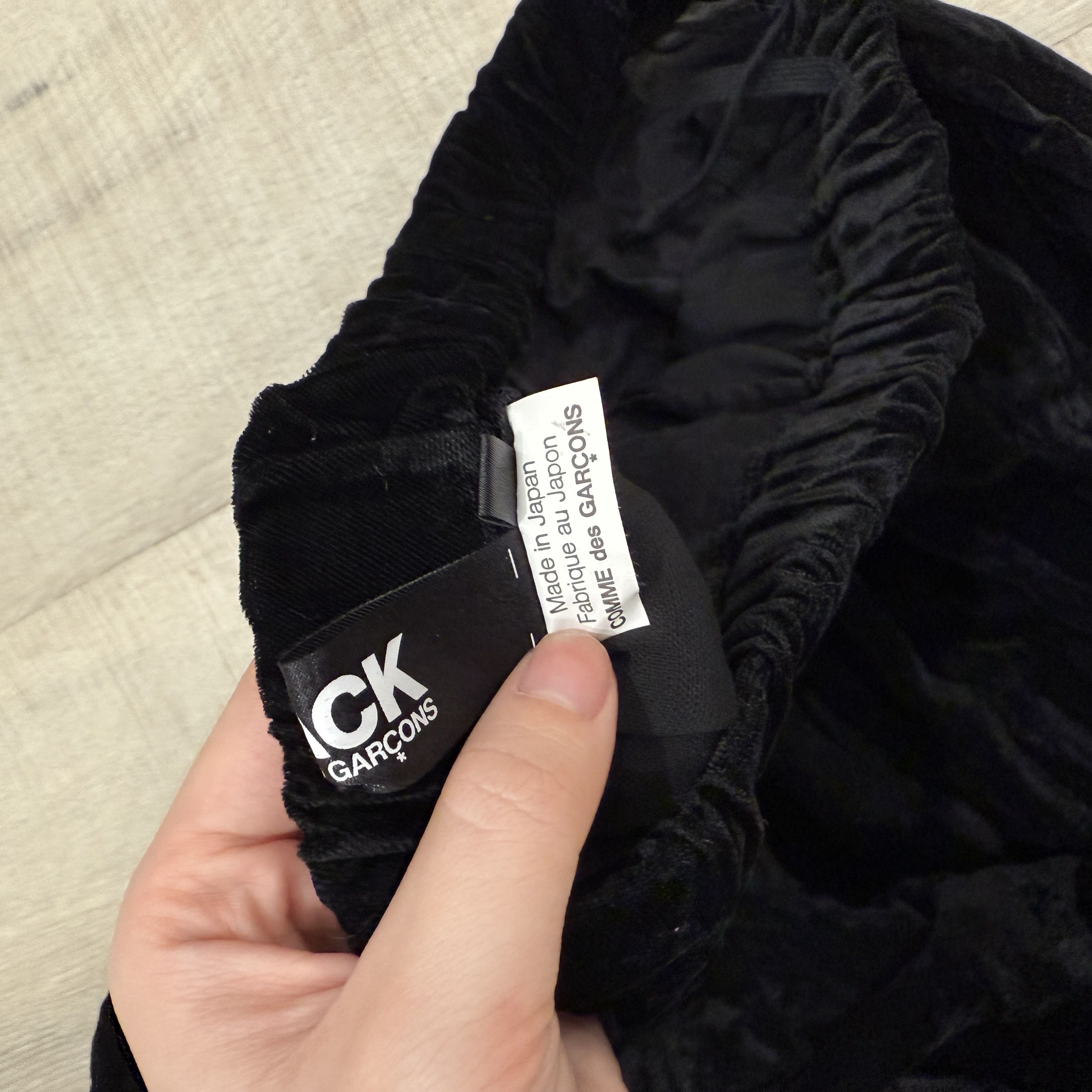 Comme des Garcons Comme des Garcons Black Velvet Skirt Size 25" / US 0 / IT 36 - 7 Thumbnail
