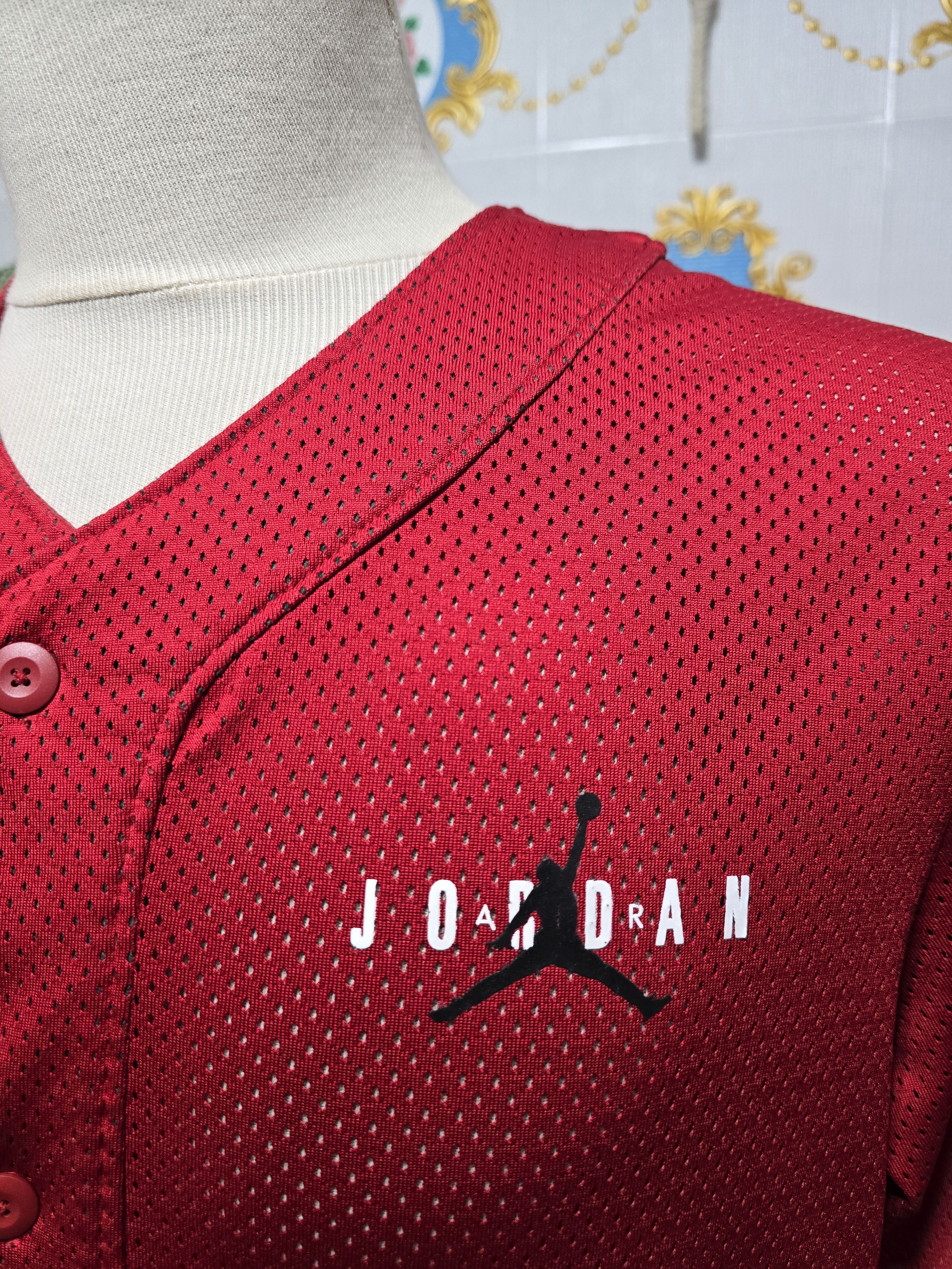 Jordan Brand Nike Jordan Jumpman mesh baseball jersey in red. Size US L / EU 52-54 / 3 - 3 Thumbnail