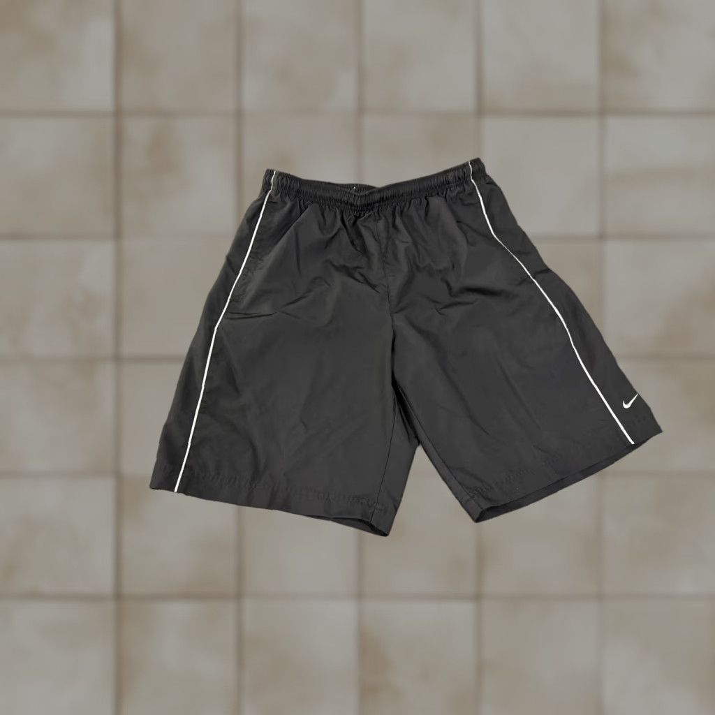 Nike Nike athletic shorts Mens Large Black running training lightweight pockets elastic waist 9in inseam Regular Size US 33 - 1 Thumbnail