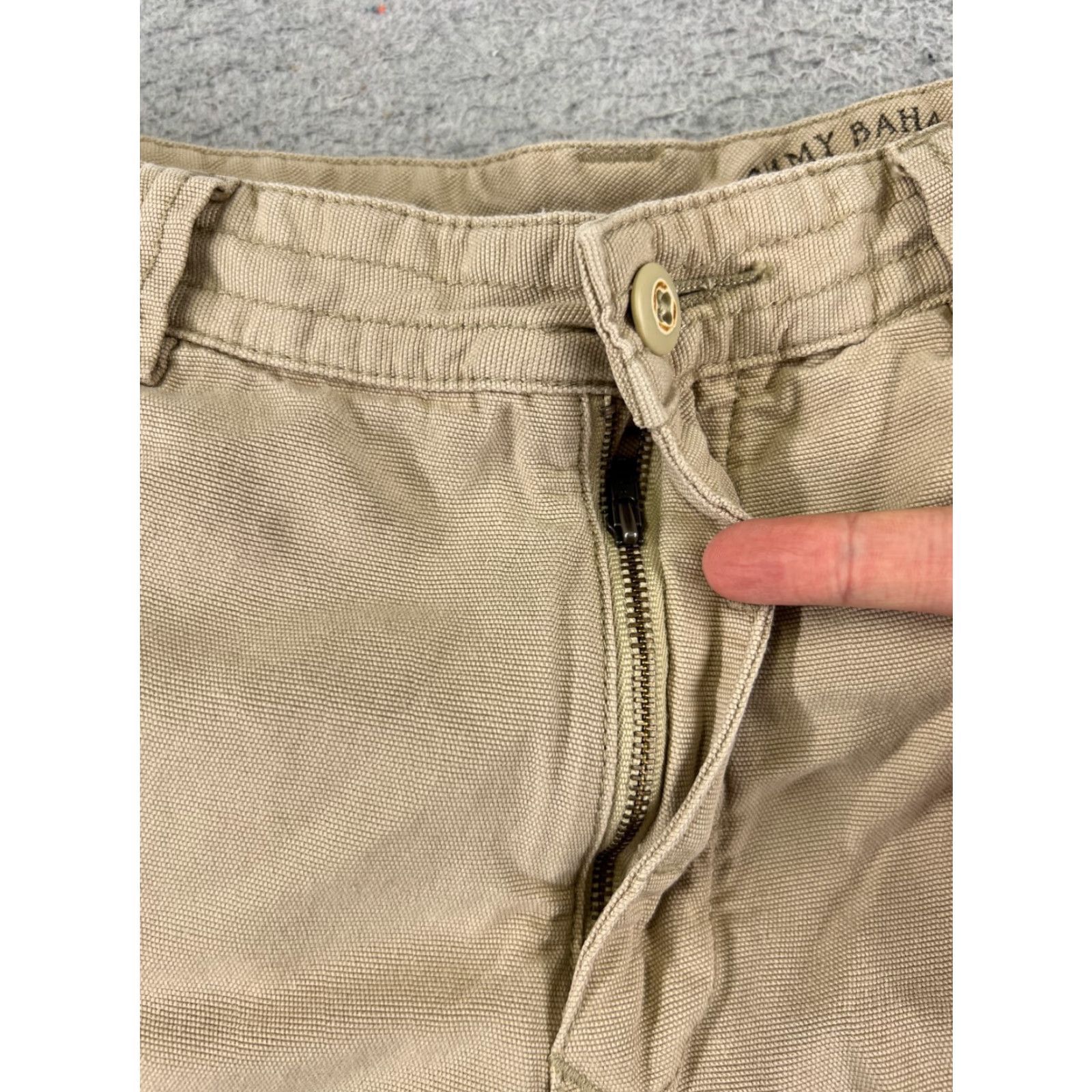 Tommy Bahama Tommy Bahama Shorts Men 30 Beige Tencel Cotton Blend Cargo Beach Resort Vacation Size US 30 / EU 46 - 6 Thumbnail