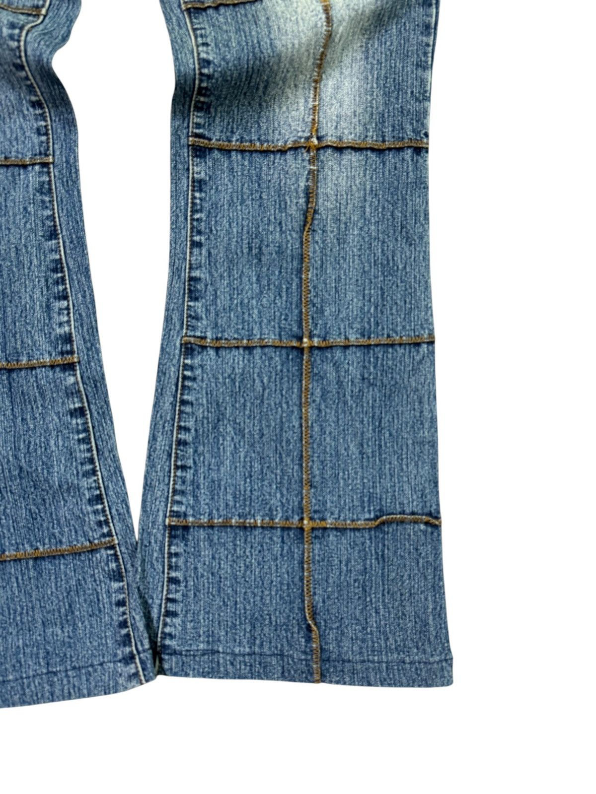 Hysteric Glamour FLARED SEBO RECONSTRUCTED DESIGN ELASTIC DENIM JEANS Size 28" / US 6 / IT 42 - 8 Thumbnail