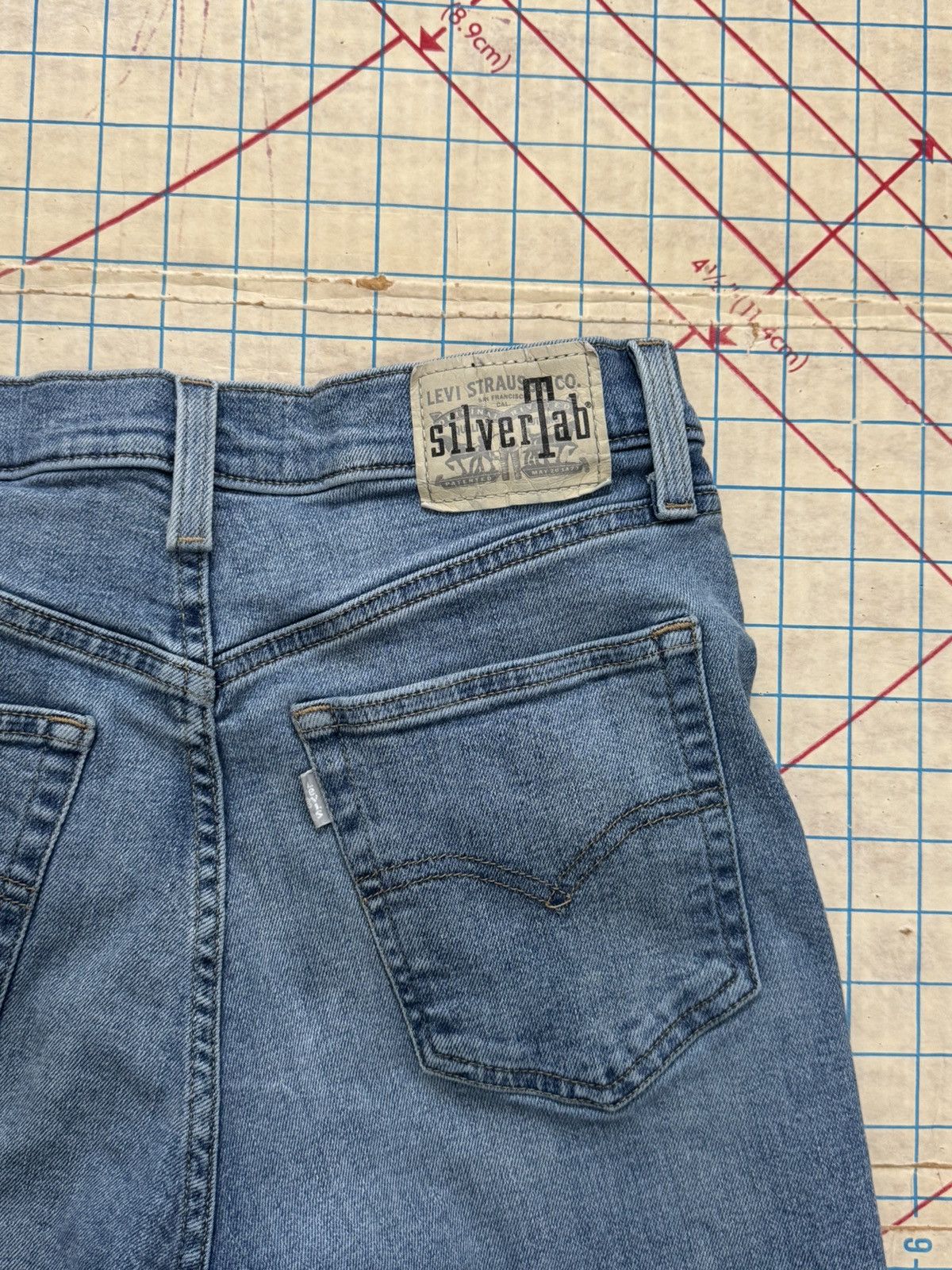 Levi's Levi’s Silver Tab Mom Jeans Women’s Size 29 Light Wash Size 29" - 15 Thumbnail