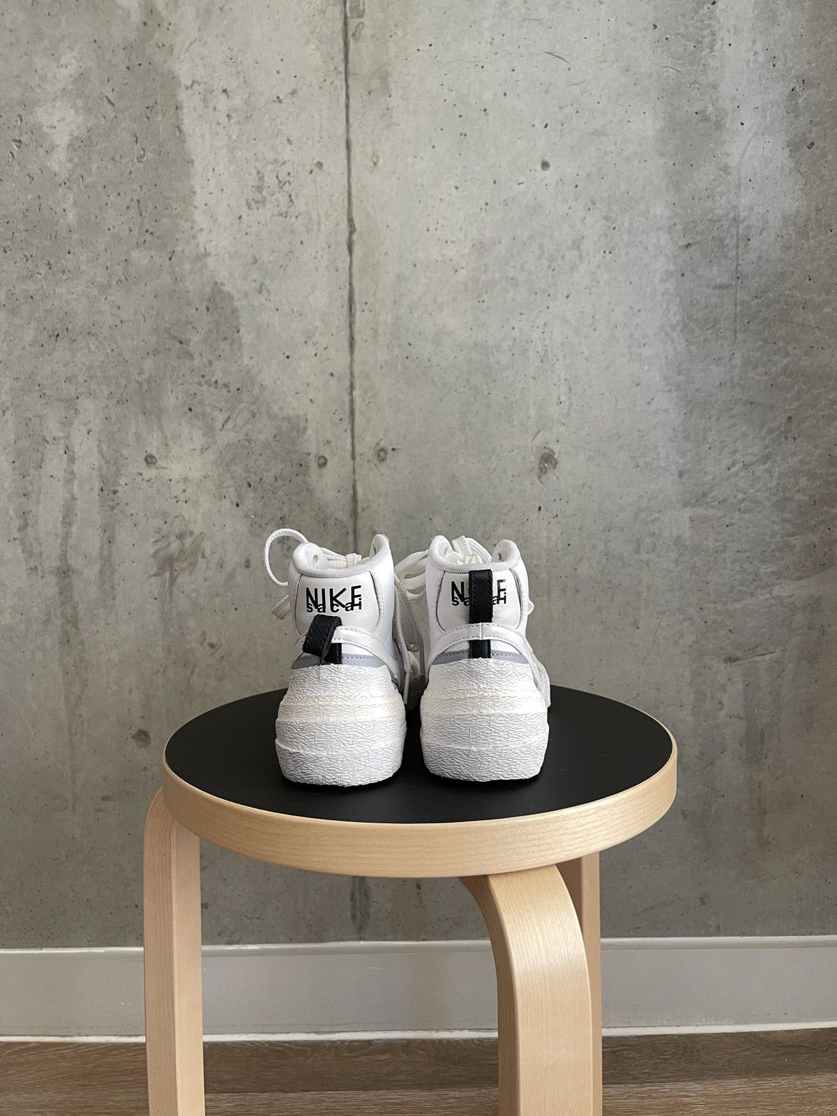 Nike × Sacai US Size 4.5 Sacai White Grey Blazer Mid 2019 Size US 5 / EU 37 - 6 Thumbnail