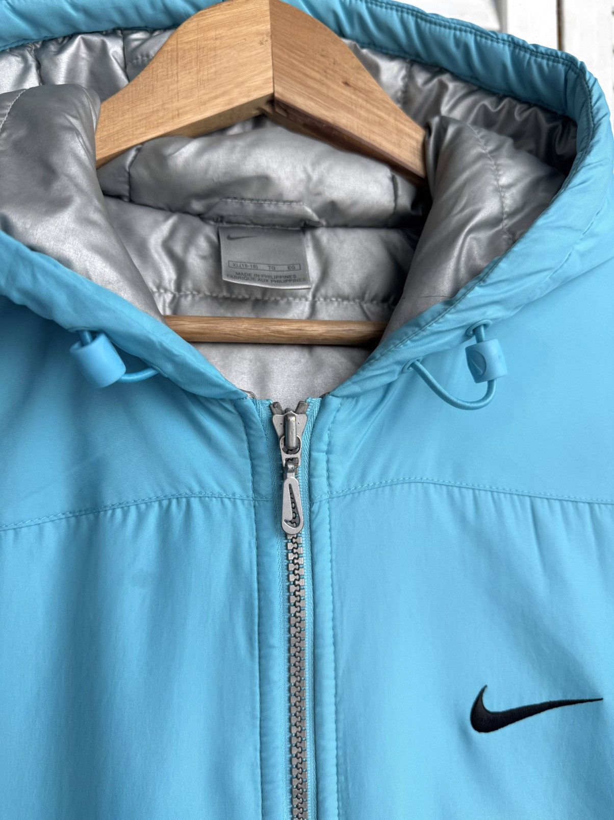 Nike Vintage Nike Puffer Jacket Metallic Big Swoosh Blue Silver Size US M / EU 48-50 / 2 - 7 Thumbnail