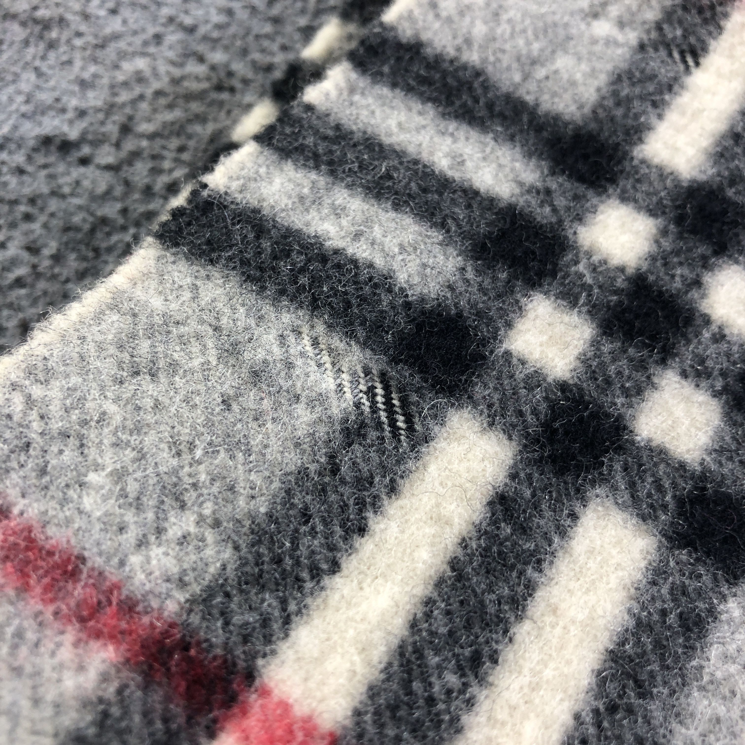 Burberry Burberrys Nova Check Wool Scarf Muffler V2636 Size ONE SIZE - 6 Thumbnail