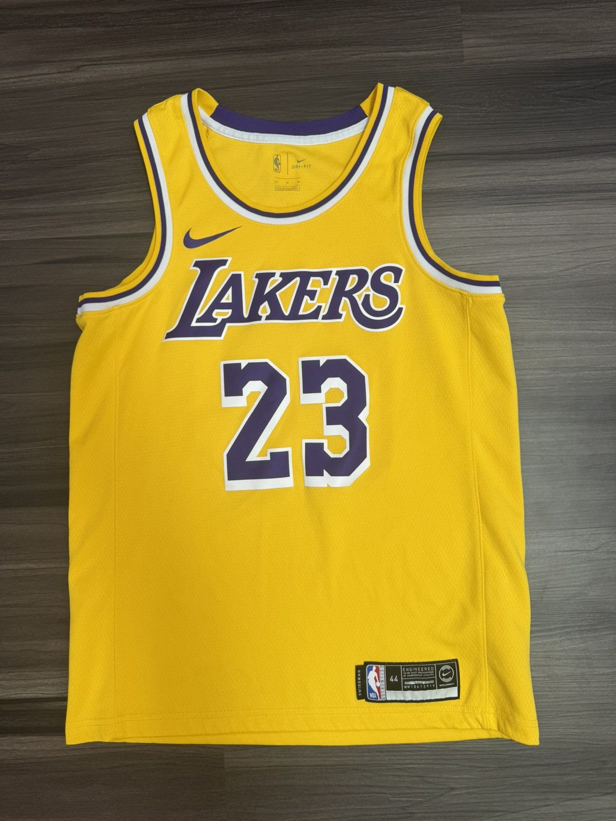 LA Lakers LeBron James #23 NBA Swingman Jersey