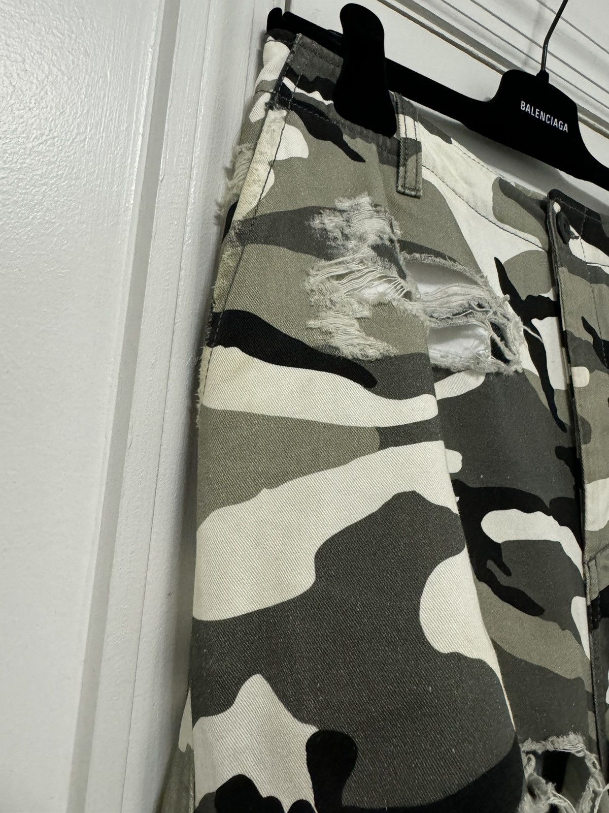 Balenciaga Trompe L’oeil Camo Shorts Size US 32 / EU 48 - 7 Thumbnail