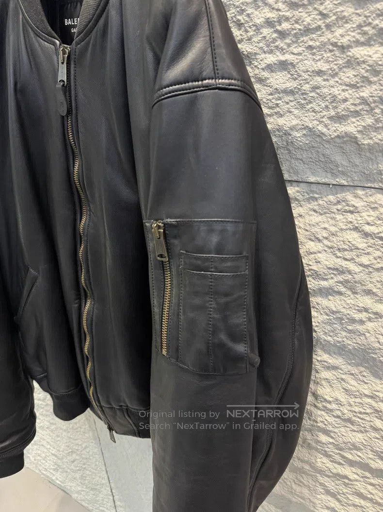 Balenciaga Balenciaga Solid Color Baseball Collar Loose Drop Shoulder Size US S / EU 44-46 / 1 - 3 Thumbnail