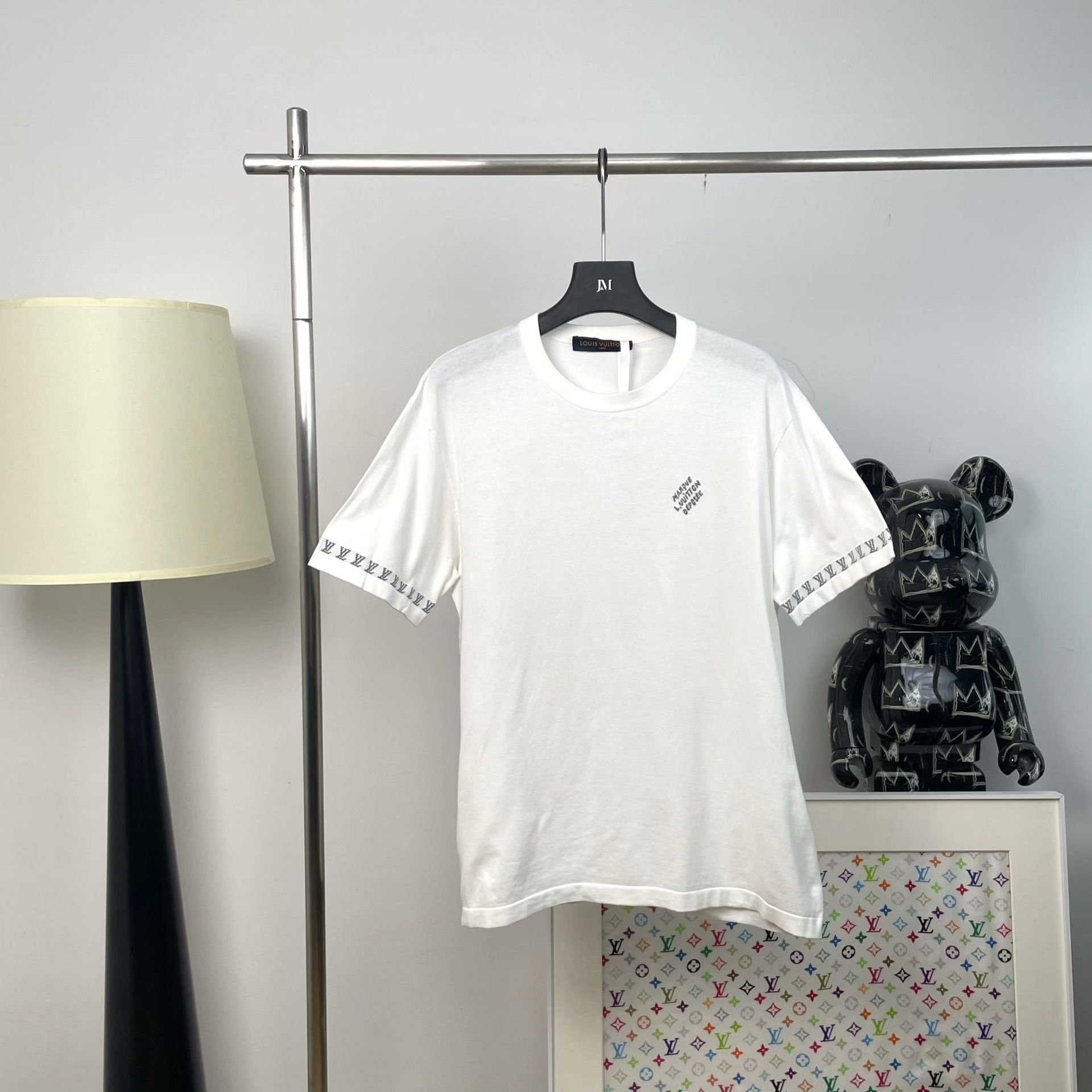 Louis Vuitton Louis Vuitton Printed T-Shirt l Men Size US L / EU 52-54 / 3 - 1 Thumbnail