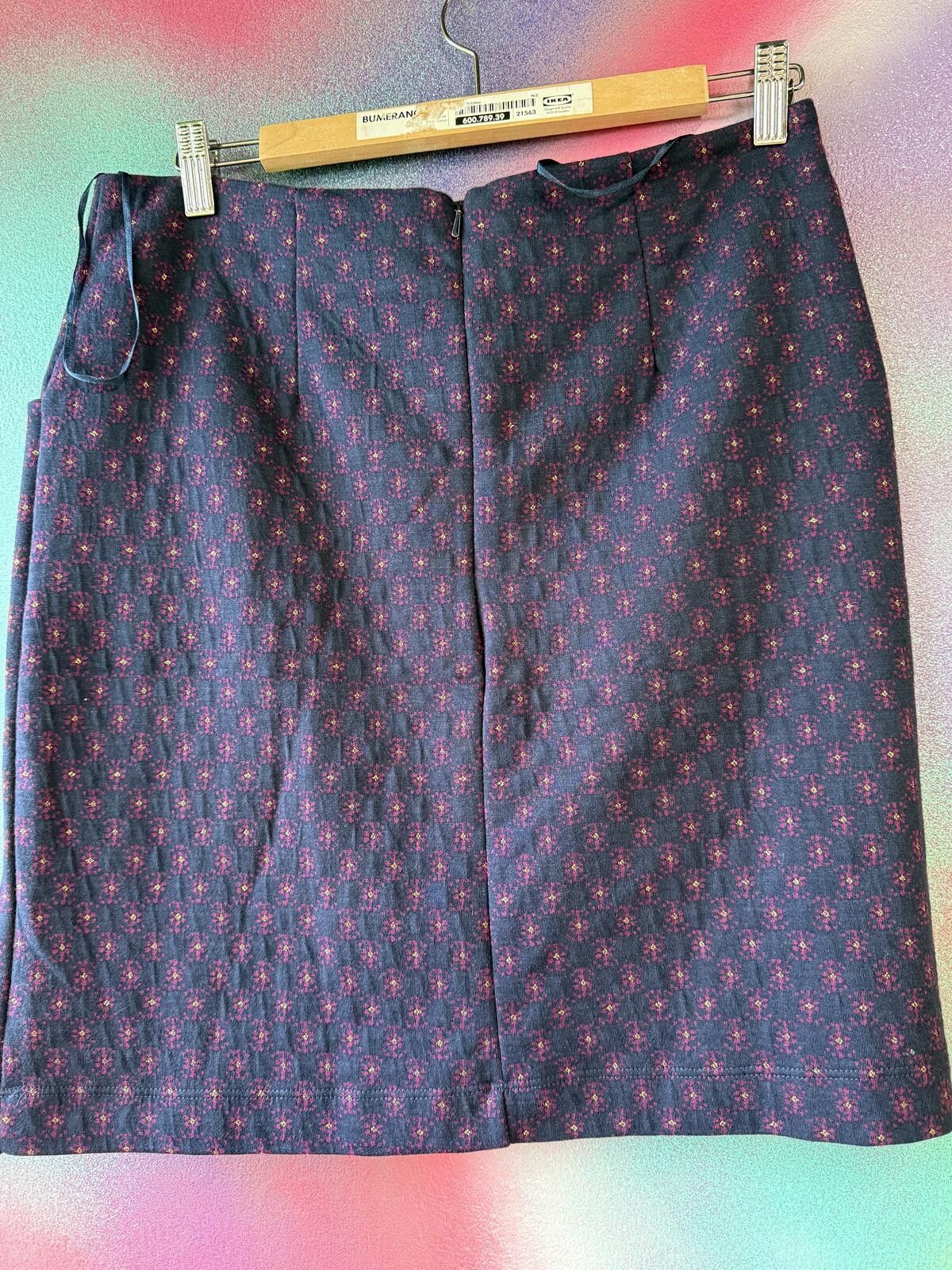 Other FatFace Jennie Navy Ditsy Floral Geo Jersey Mini Skirt Size 30" / US 8 / IT 44 - 4 Thumbnail