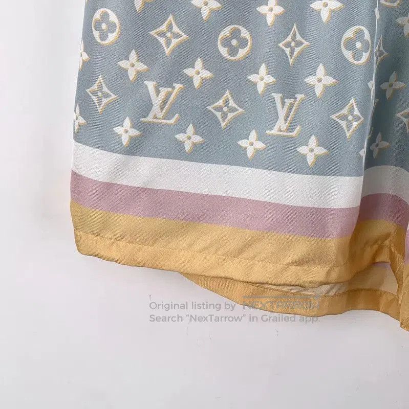 Louis Vuitton Louis Vuitton Blue Silk Women's Shorts . Size 28" / US 6 / IT 42 - 4 Thumbnail