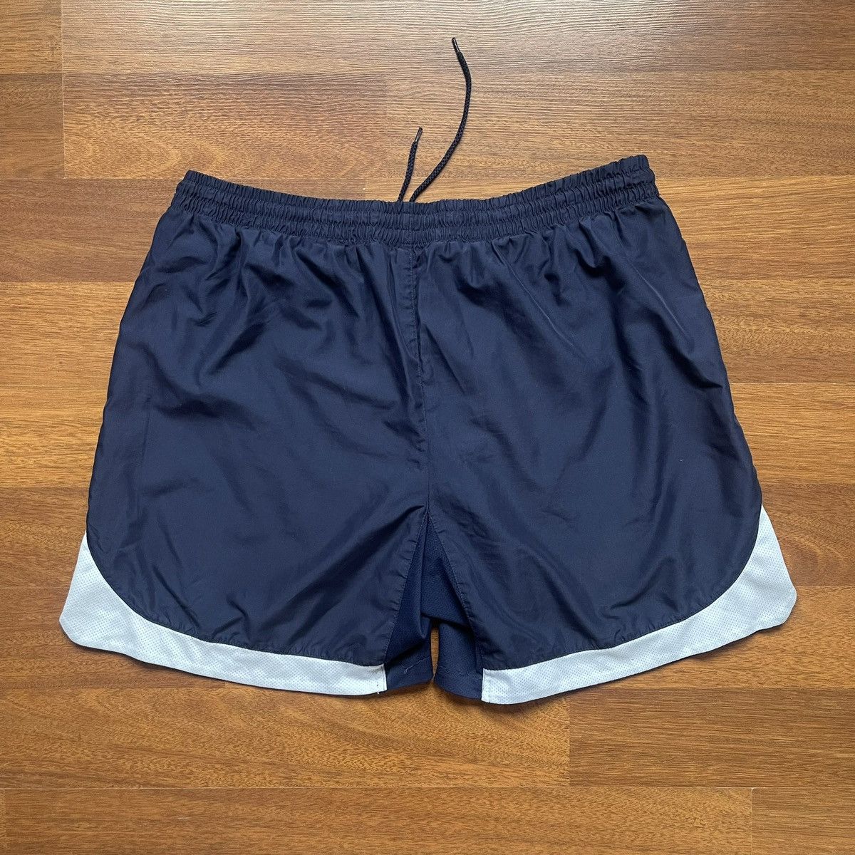 Vintage LEEDS UNITED ADMIRAL FOOTBALL SOCCER AWAY SHORTS #22 Size US 34 / EU 50 - 9 Thumbnail