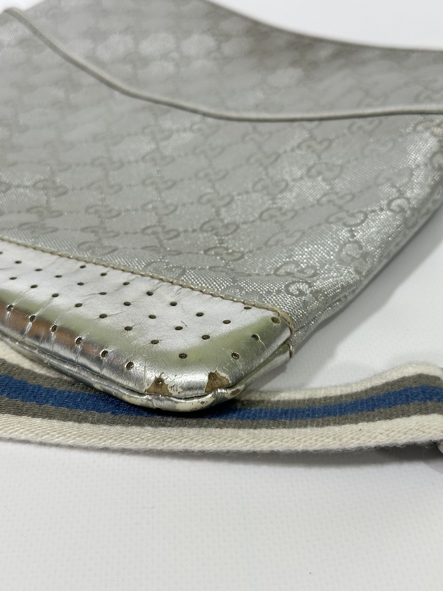Gucci Gucci Messenger Bag GG Monogram Shiny Silver Leather Canvas Size ONE SIZE - 4 Thumbnail