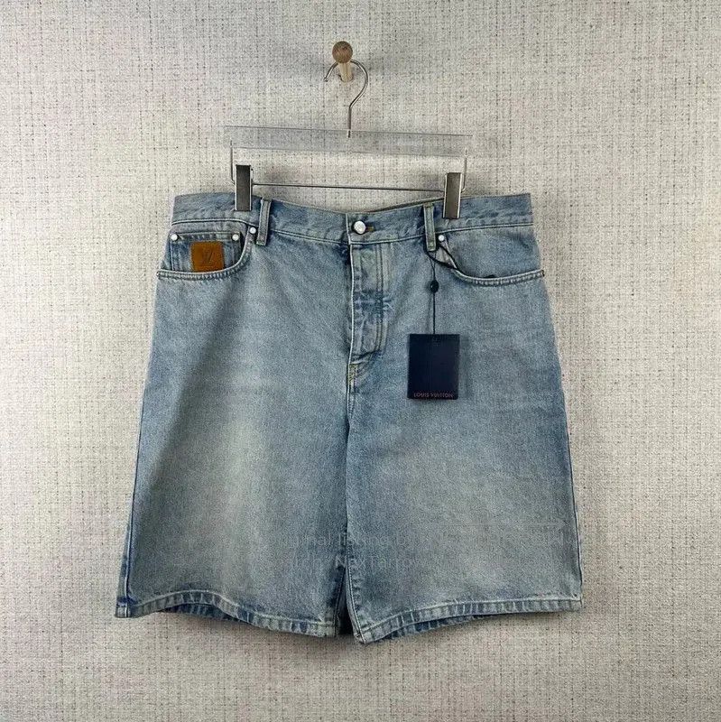 Louis Vuitton Louis Vuitton Summer Light Blue Cotton Shorts . Size US 34 / EU 50 - 1 Thumbnail