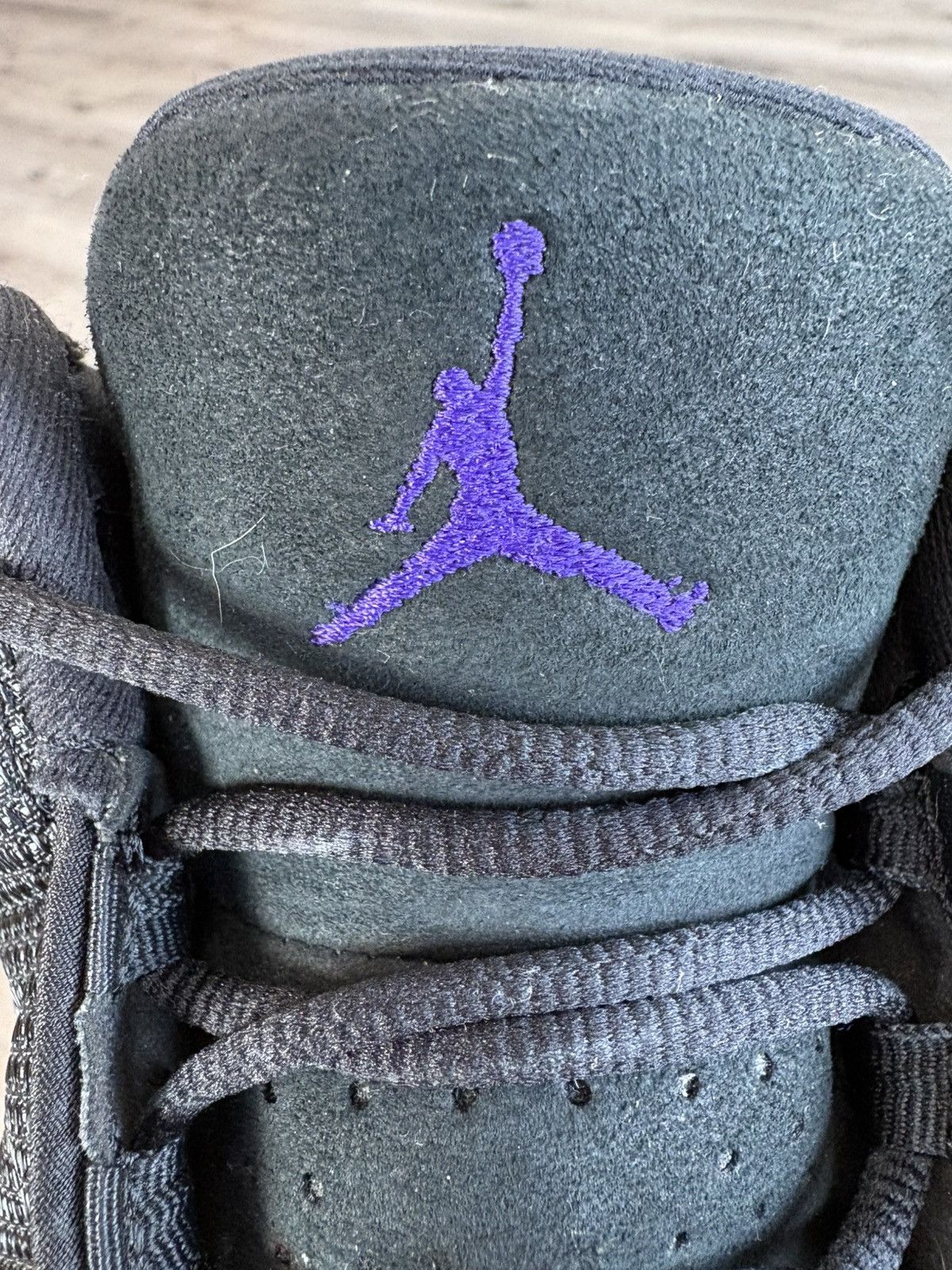 Jordan Brand Air Jordan 13 Retro “Court Purple” **PRE-OWNED** Size US 8.5 / EU 41-42 - 6 Thumbnail