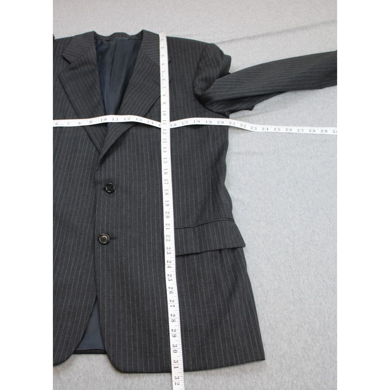 Hickey Freeman Hickey Freeman Blazer Men's 38R Gray Striped 100% Wool Size 38R - 7 Thumbnail