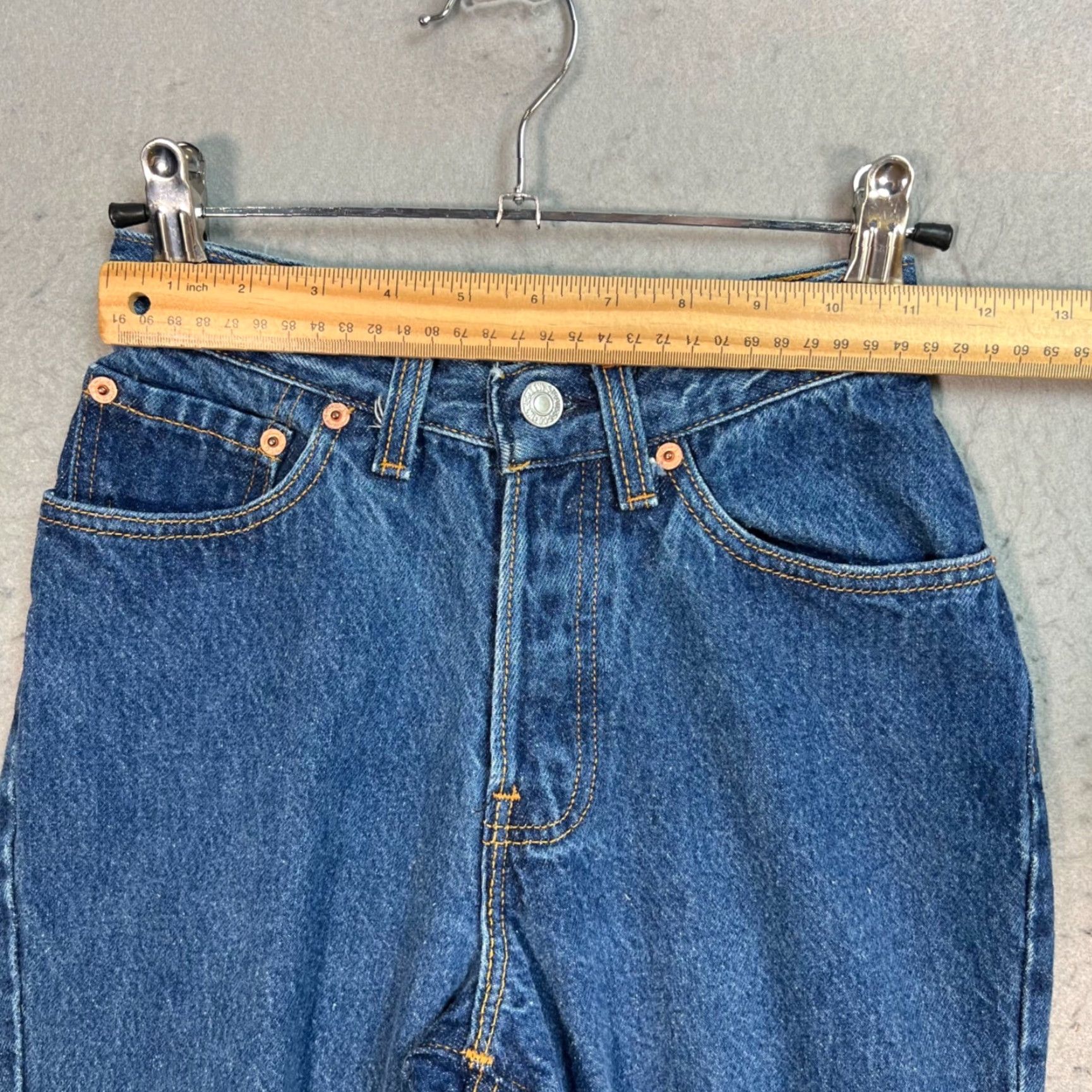 Levi's VINTAGE Levis Womens Size 1 High-Waisted Blue Denim Jeans Measures 22 x 29 Size 25" / US 0 / IT 36 - 5 Thumbnail