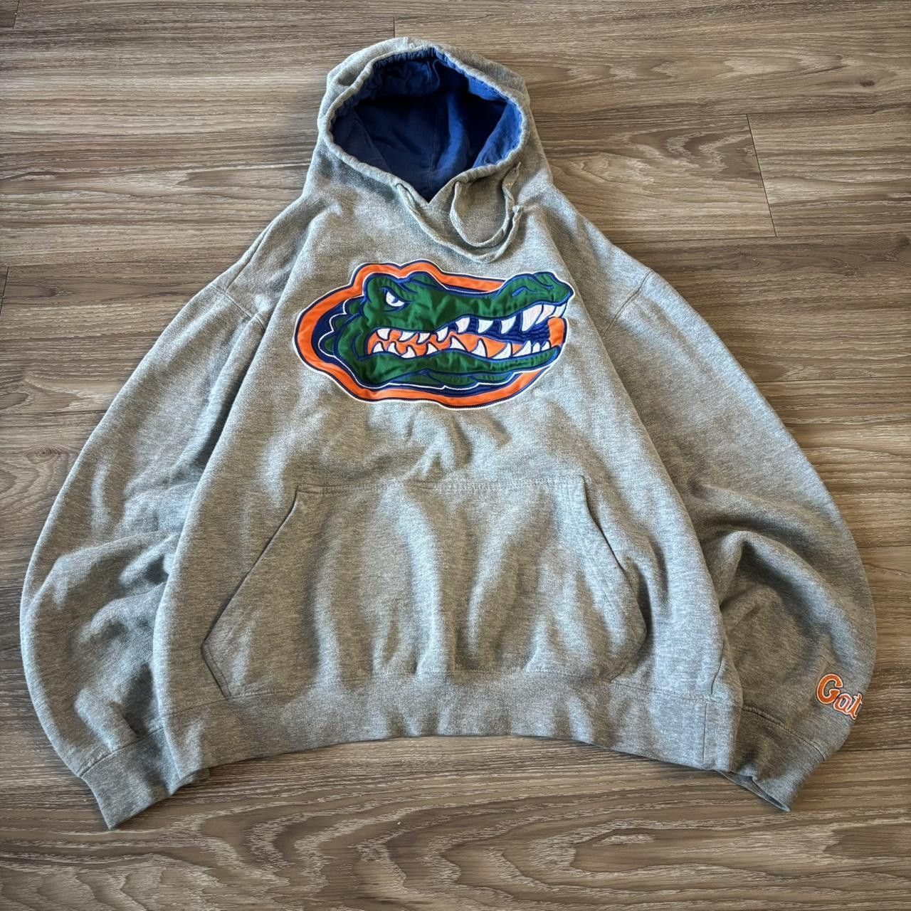 Vintage Crazy Vintage Y2K/2000s Grey Florida Gators College Essential Hoodie! Size M Size US M / EU 48-50 / 2 - 1 Thumbnail