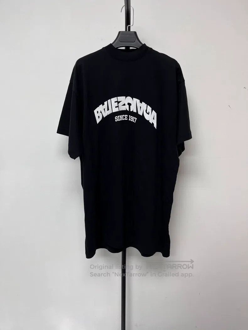 Balenciaga Balenciaga Reversed Embroidered Logo Short Sleeve T-Shirt Size US S / EU 44-46 / 1 - 1 Thumbnail