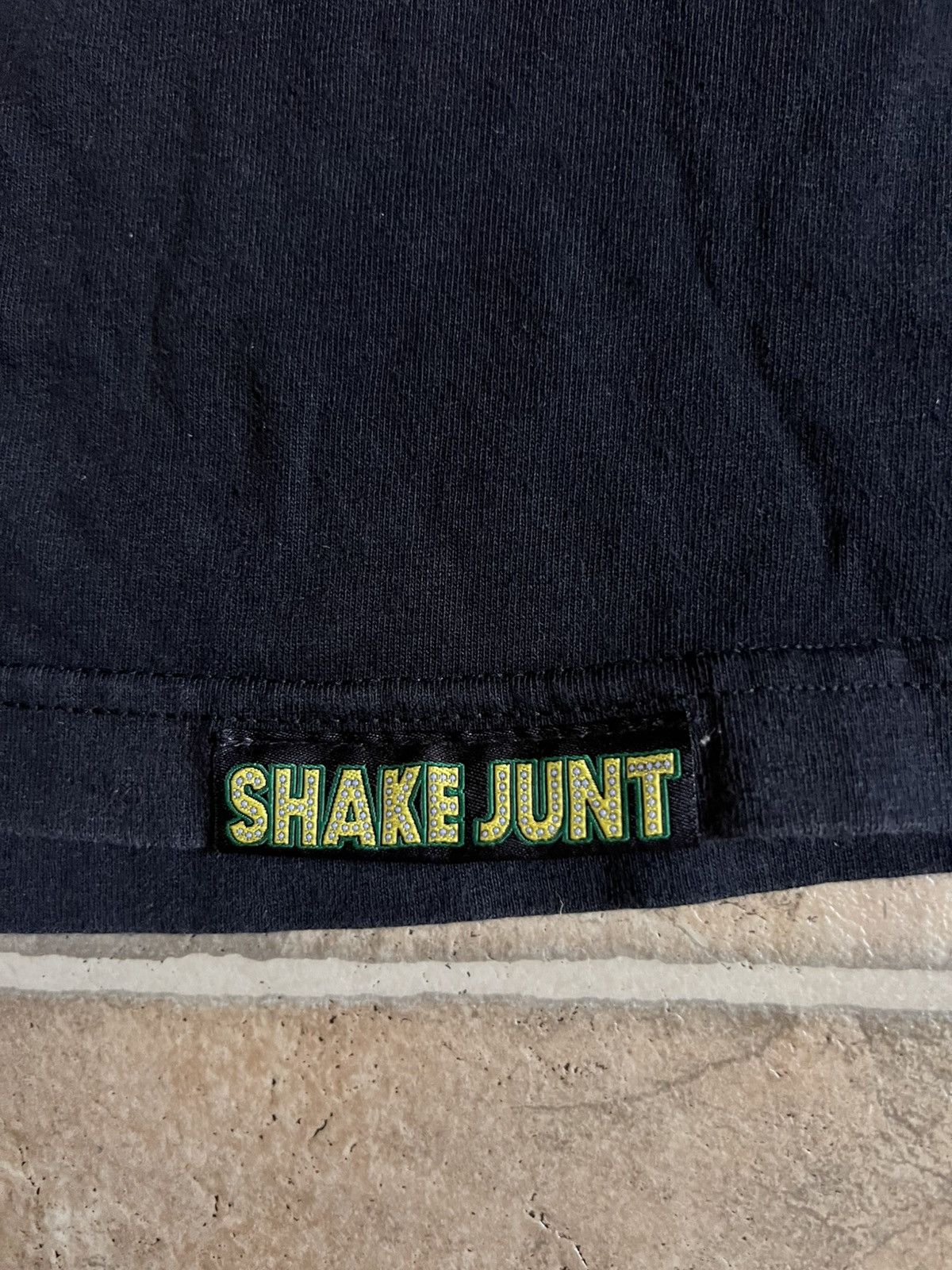Vintage Vintage 00s SHAKE JUNT Skate Shirt Size US L / EU 52-54 / 3 - 3 Thumbnail