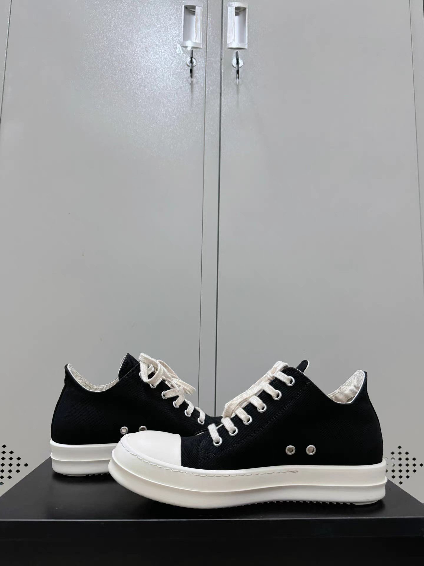 Rick Owens Drkshdw Rick Owens Drkshdw low-top Converse sneakers Size US 6 / EU 39 - 5 Thumbnail