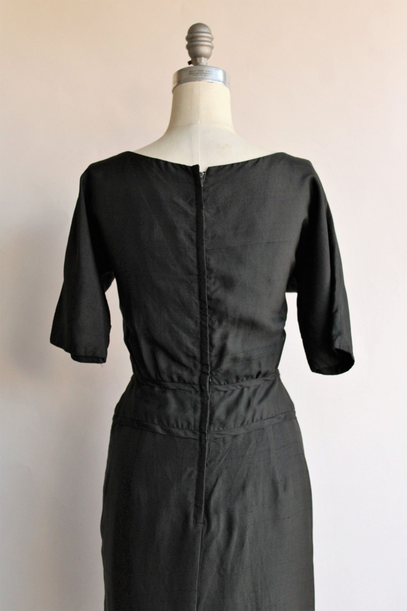 Vintage Vintage 1950s 1960s Dress, Carl Naftal Black Dupioni Silk Li Size M / US 6-8 / IT 42-44 - 10 Thumbnail