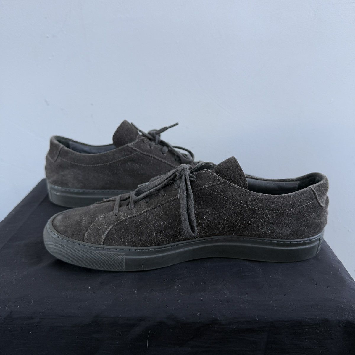 Common Projects Common Projects Achilles Low Gray Suede Size US 8 / EU 41 - 5 Thumbnail