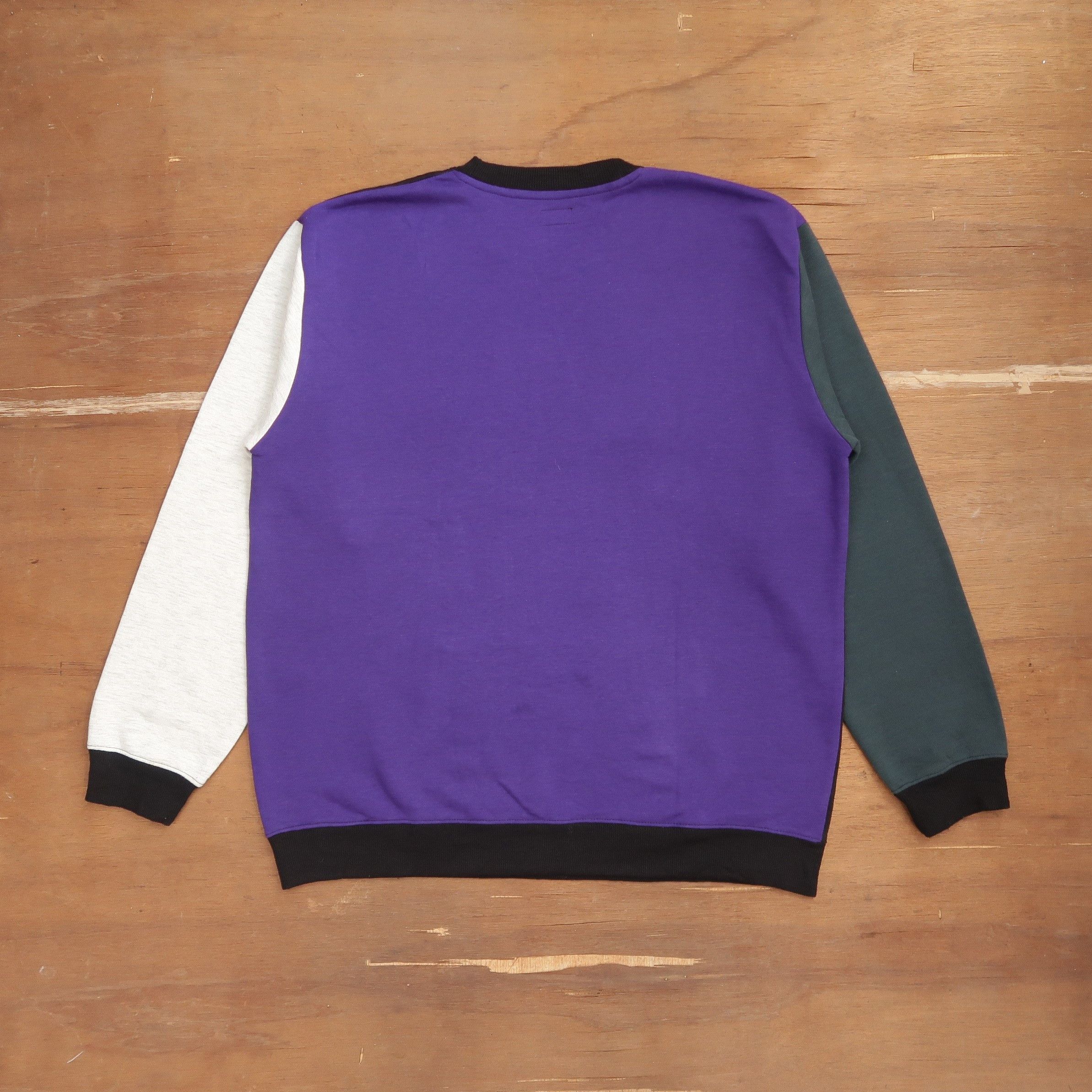 Le Grande Bleu (L.G.B.) Go Slow Caravan Japan Spell Out Sweatshirt