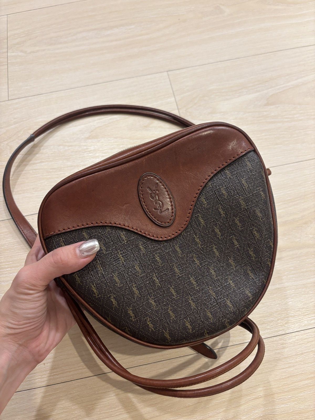 Yves Saint Laurent Saint Laurent Monogram Heart Crossbody Bag Size ONE SIZE - 7 Thumbnail