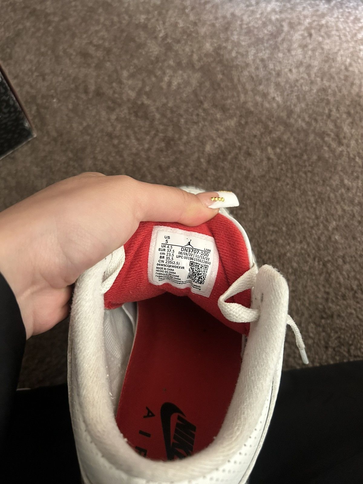 Jordan Brand × Nike Air Jordan 3 Retro Size US 5 / EU 37 - 4 Thumbnail