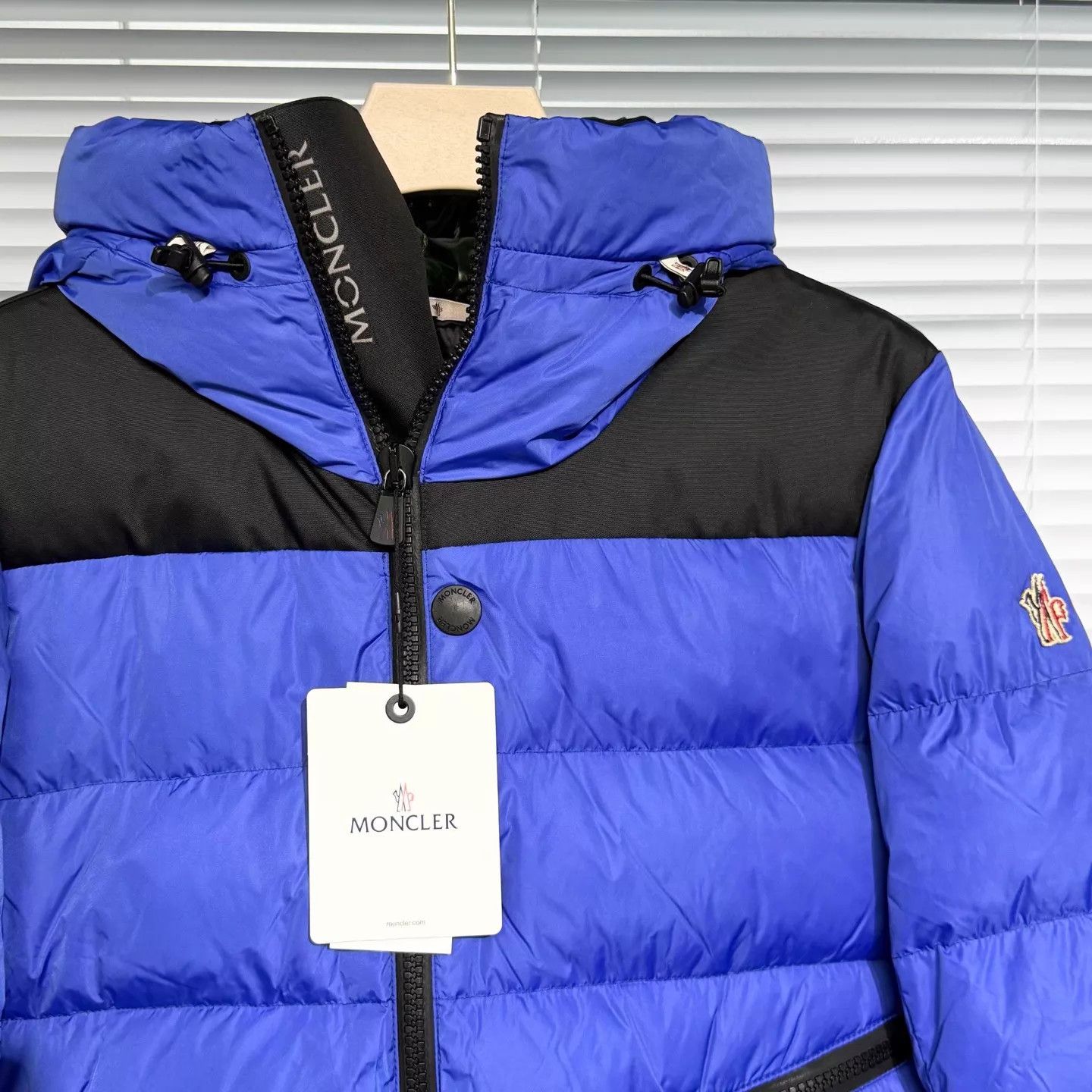 Moncler Moncler Blue Hooded Logo Patch Down Jacket 3 (98 New) Size L / US 10 / IT 46 - 3 Thumbnail