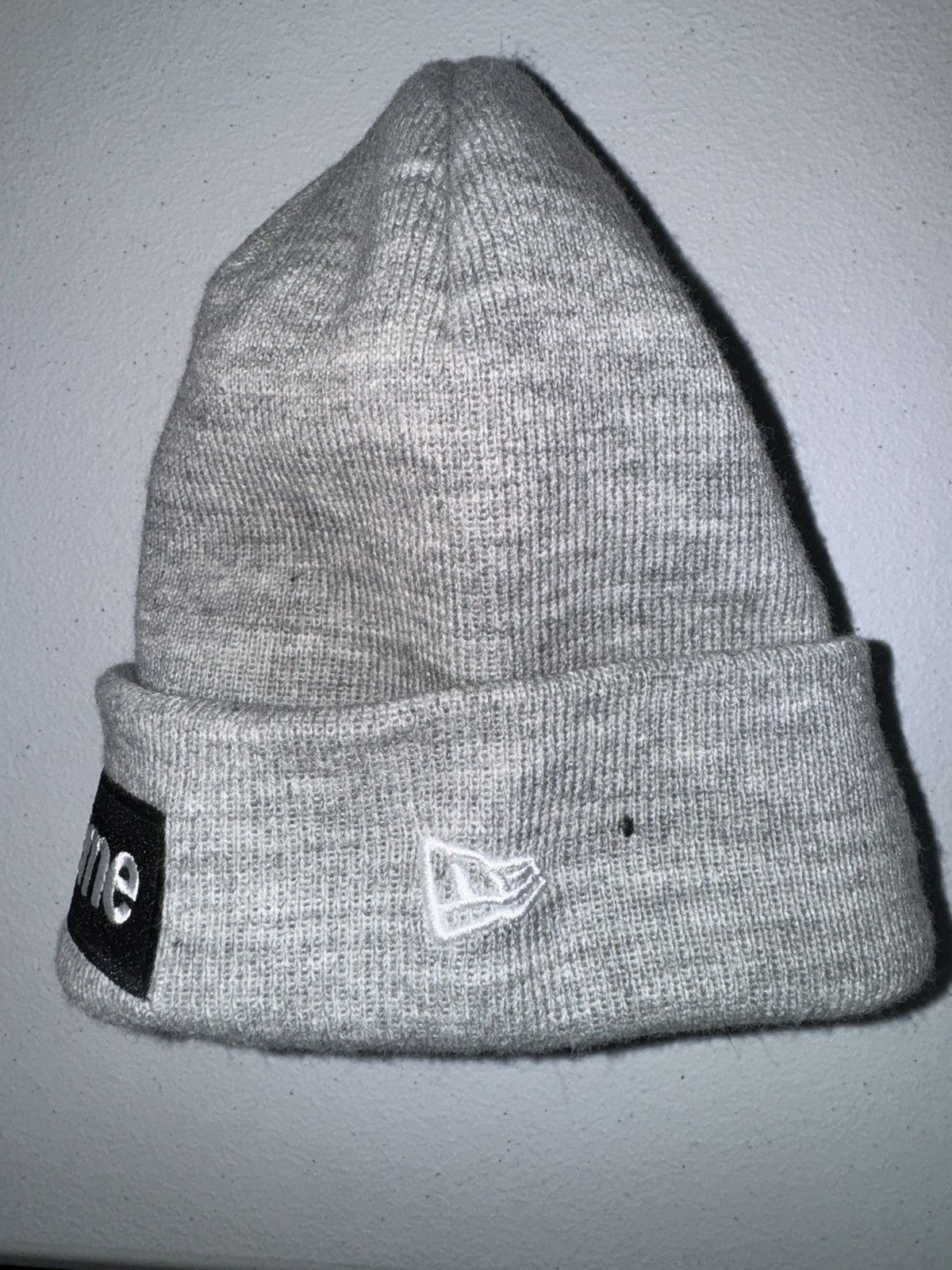 New Era × Supreme Box Logo Beanie Size ONE SIZE - 2 Thumbnail