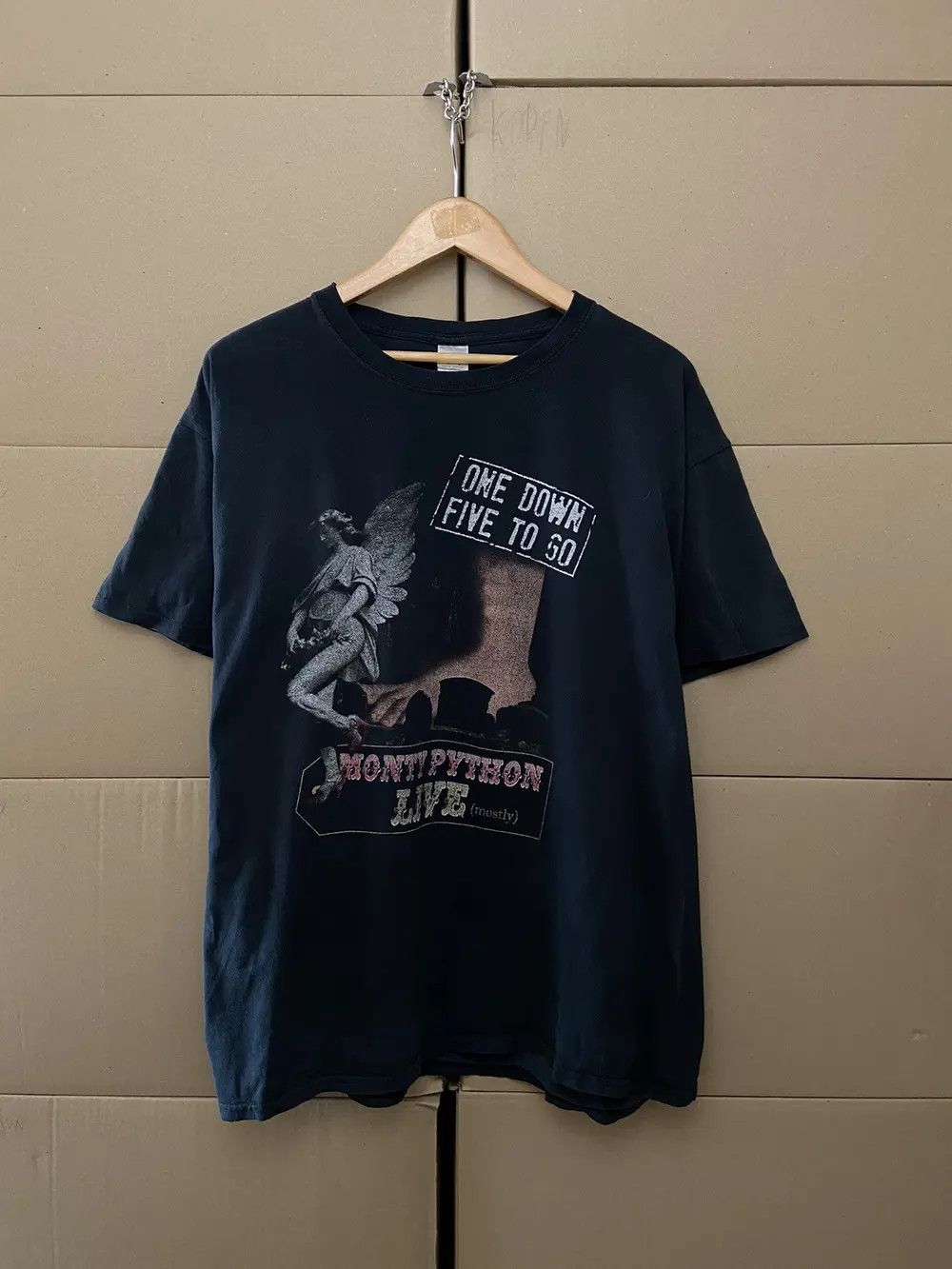 Band Tees RARE VINTAGE MONTY PYTHON TOUR UK COMEDY TROUPE TEE T SHIRT Size US XL / EU 56 / 4 - 1 Thumbnail
