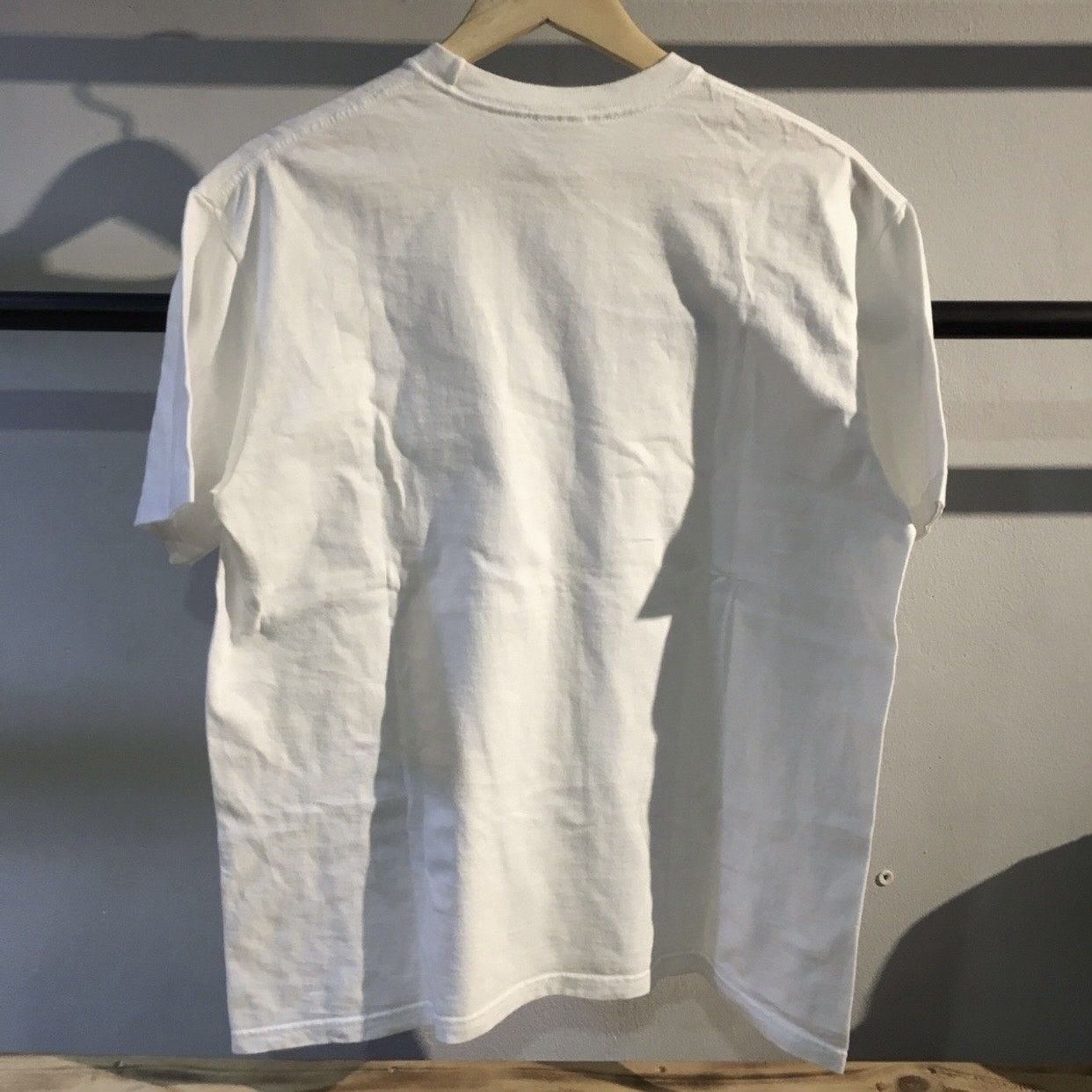 Supreme Supreme "Middle Finger to the World" Tee SS19 White Size US M / EU 48-50 / 2 - 2 Thumbnail