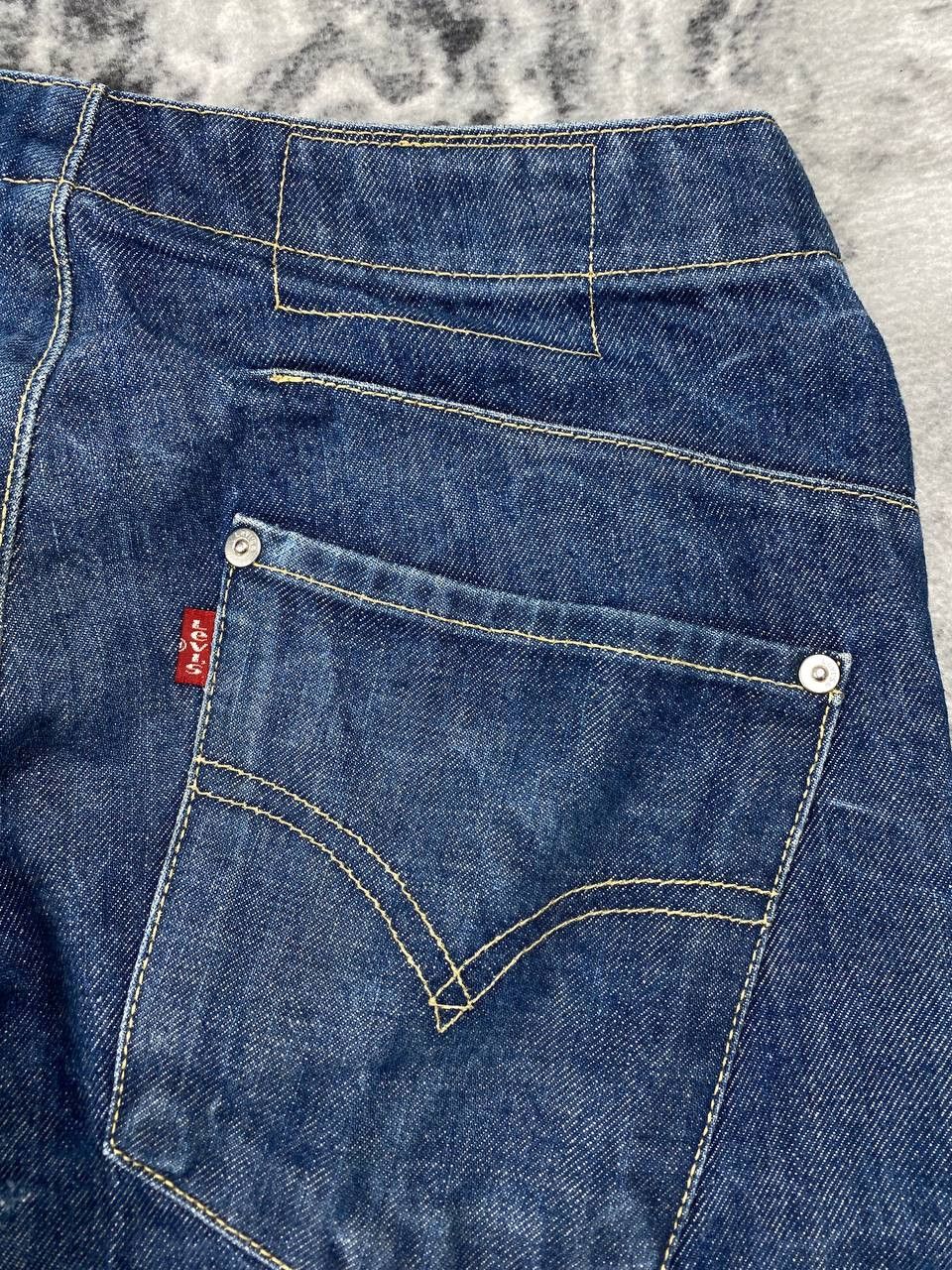 Levi's Vintage Levi’s Engineered Twisted Seams Cinch Denim Jeans Size US 27 - 3 Thumbnail