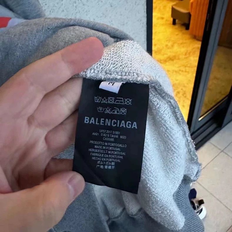 Balenciaga Balenciaga Reversible Portrait Hoodie Explodes M Size Size US M / EU 48-50 / 2 - 4 Thumbnail