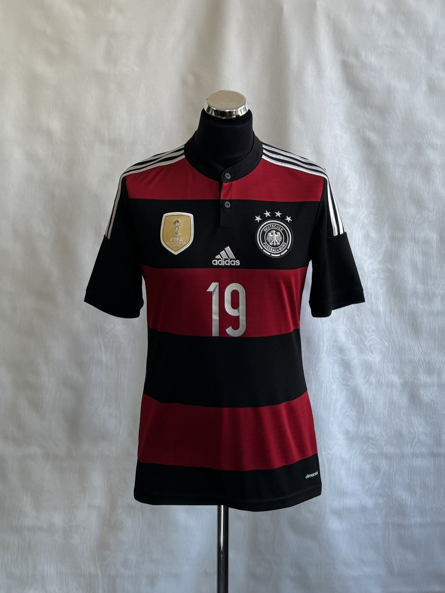 Adidas Germany 2015 Gotze #19 Adidas Football Jersey Size S Size US S / EU 44-46 / 1 - 2 Thumbnail