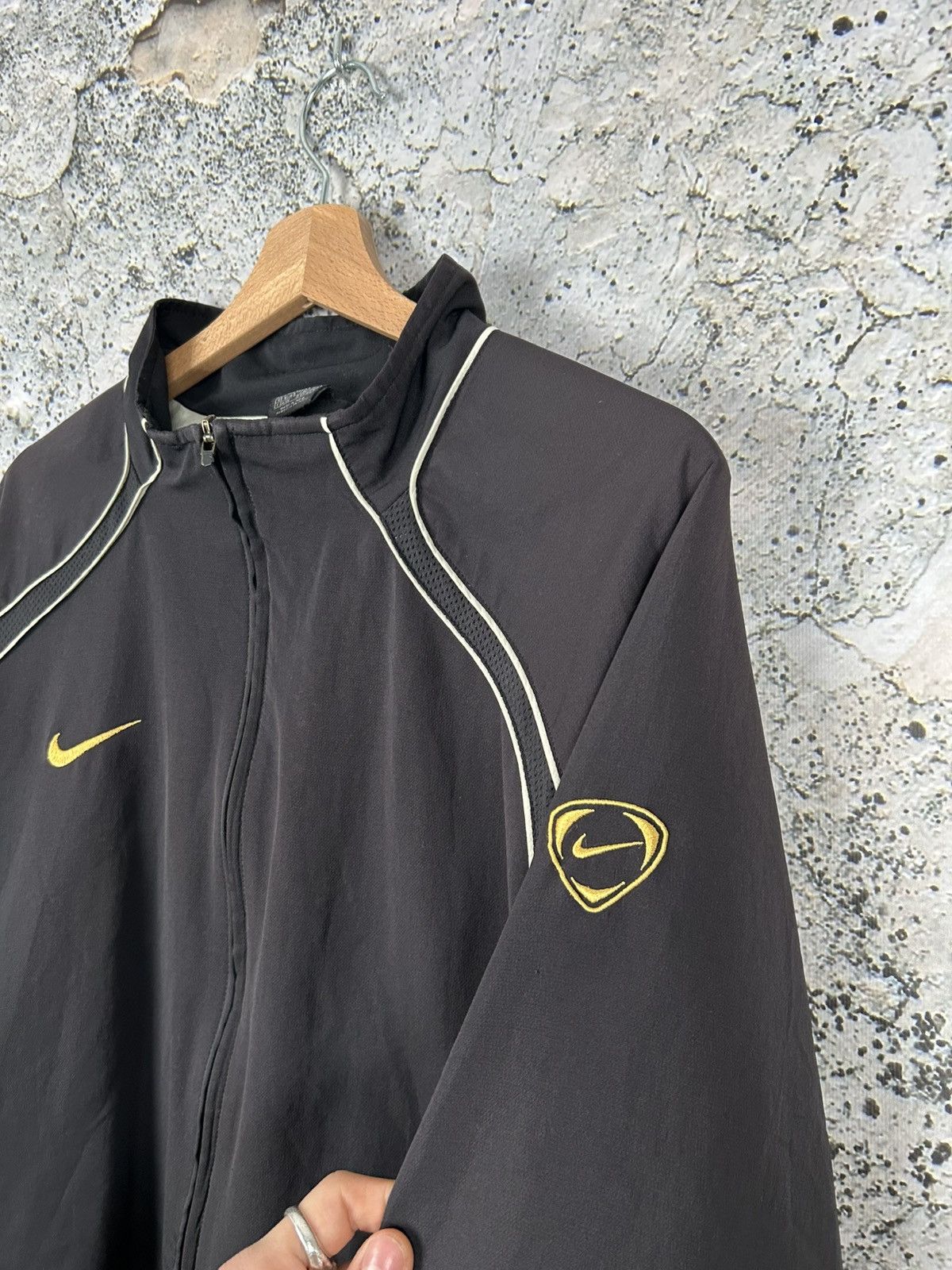 Nike Nike Vintage Y2K Sportswear Light Jacket Streetwear Hype Size US L / EU 52-54 / 3 - 4 Thumbnail