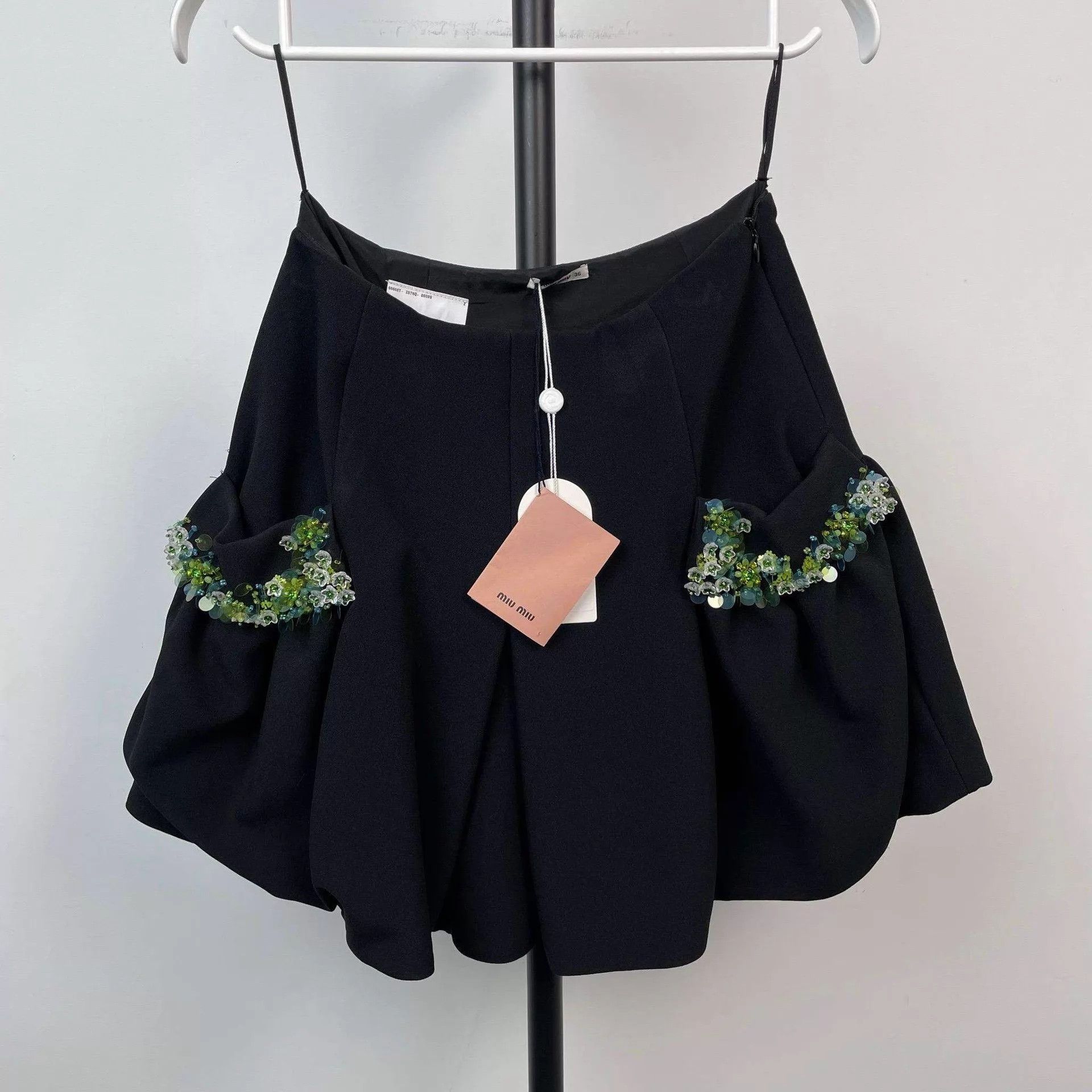 Miu Miu Miu Miu Black Green Floral Sequin Skort 36+ Size 25" / US 0 / IT 36 - 1 Thumbnail