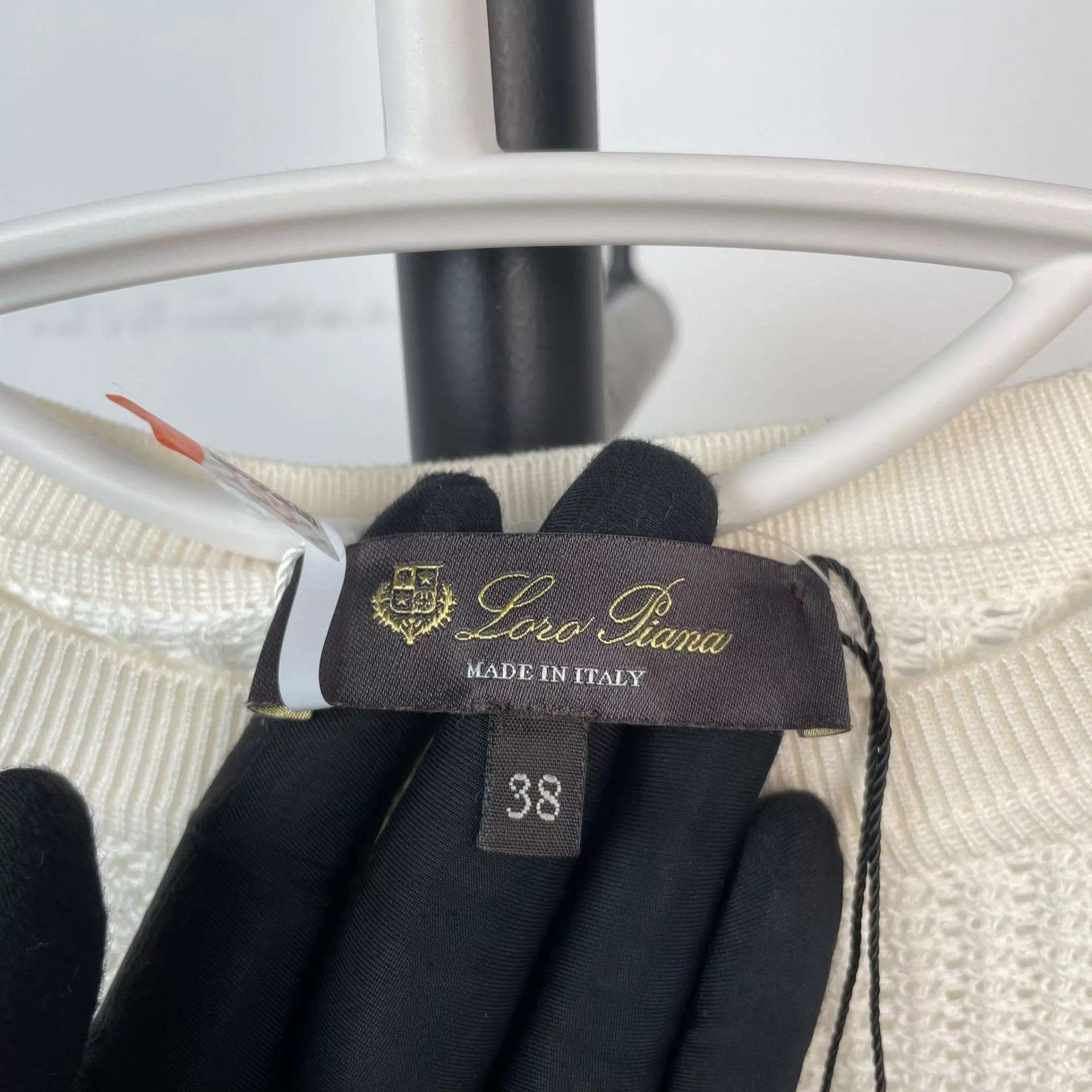 Loro Piana Loro Piana cashmere sweater size 38 beige 97 new Size XS / US 0-2 / IT 36-38 - 4 Thumbnail