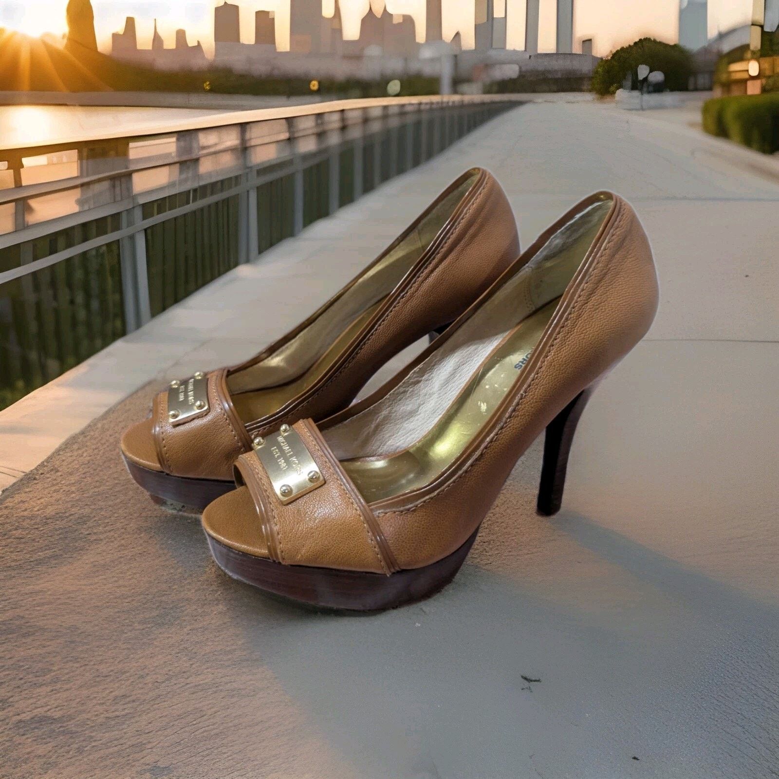 Michael Kors Camel Leather Fulton Peep Toe Pumps Heel Shoes 8 in Brown, Women's