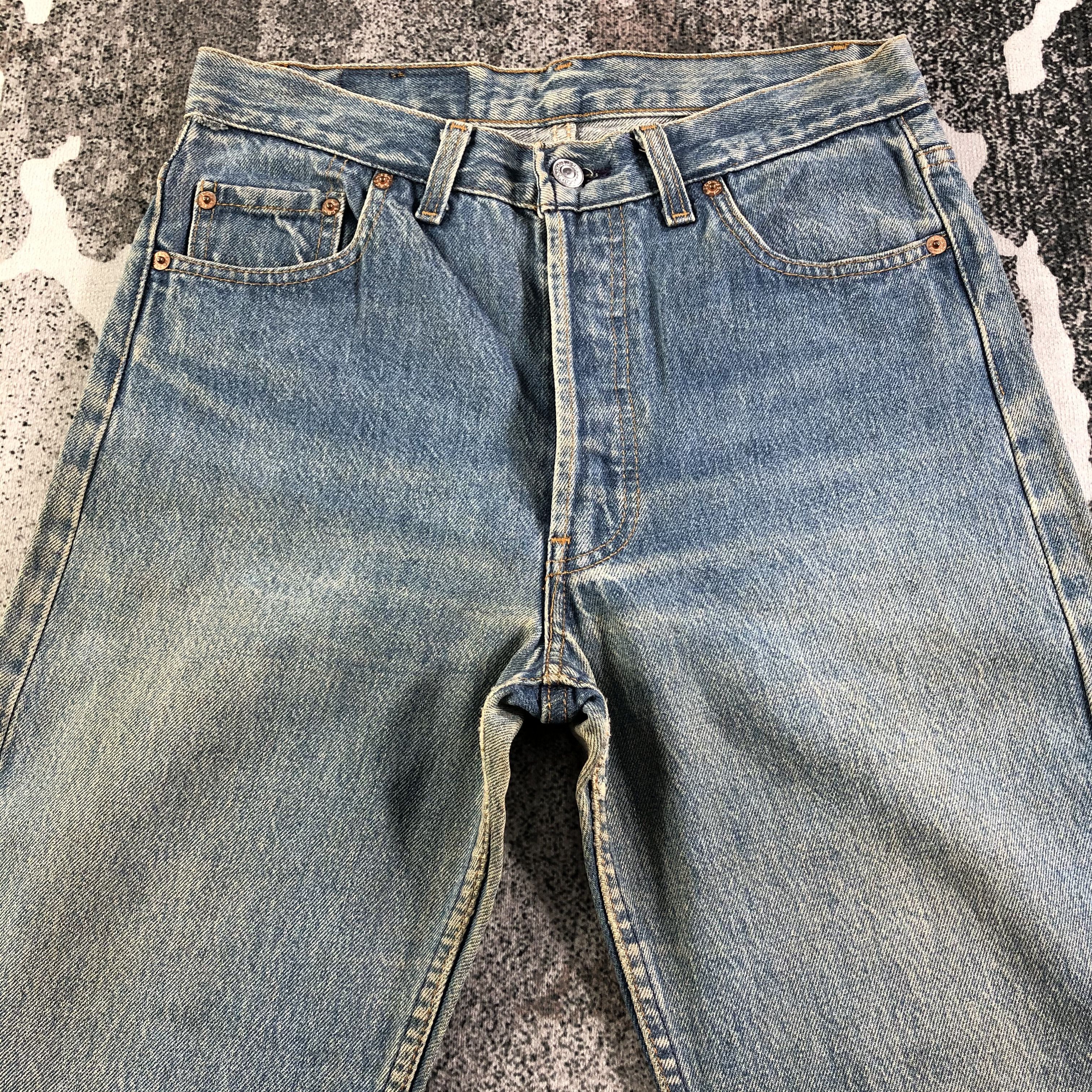 Levi's Vintage 90s Levis 501 Jeans Faded Blue Denim KJ2903 Size US 30 / EU 46 - 3 Thumbnail